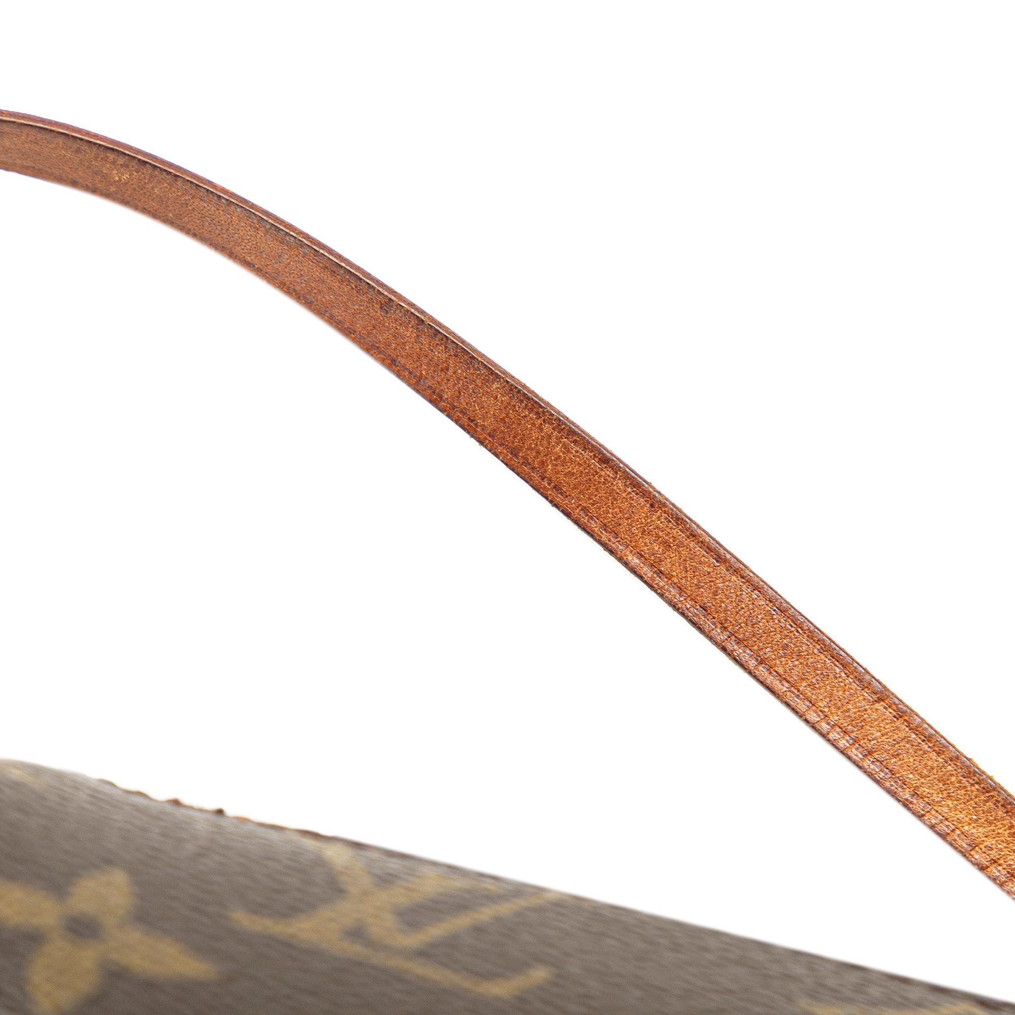 Louis Vuitton Monogram Papillon Pochette (SHG-nbGidn)