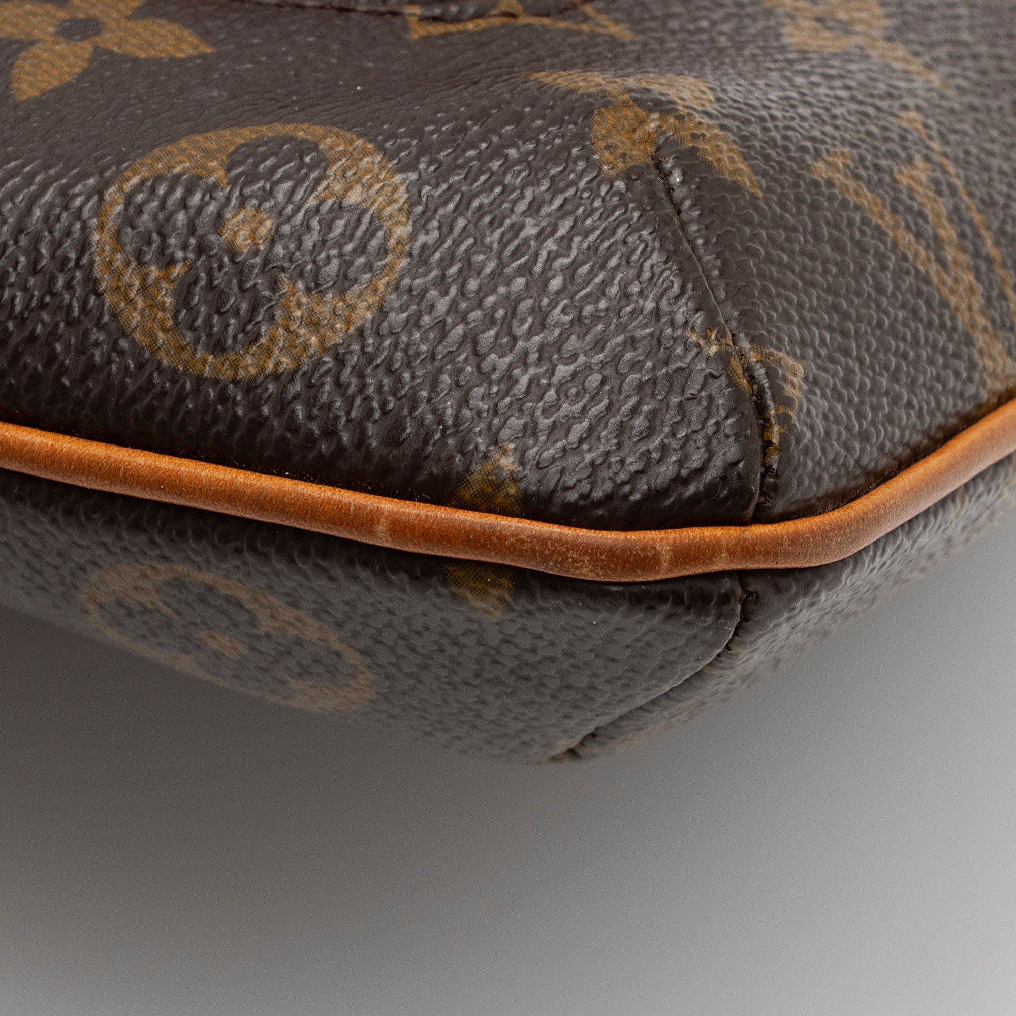 Louis Vuitton Monogram Partition Clutch (SHF-NFX3AR)