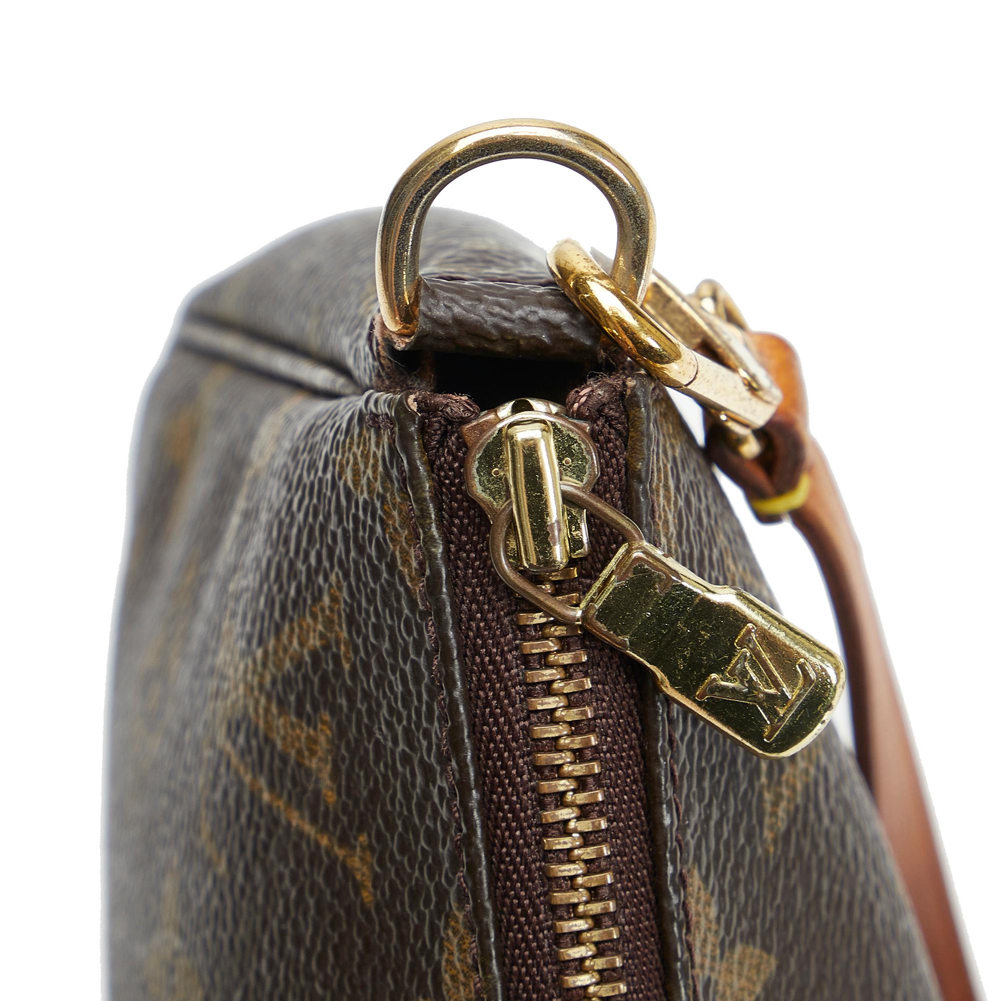 Louis Vuitton Monogram Pochette Accessoires (SHG-cTrqbu)