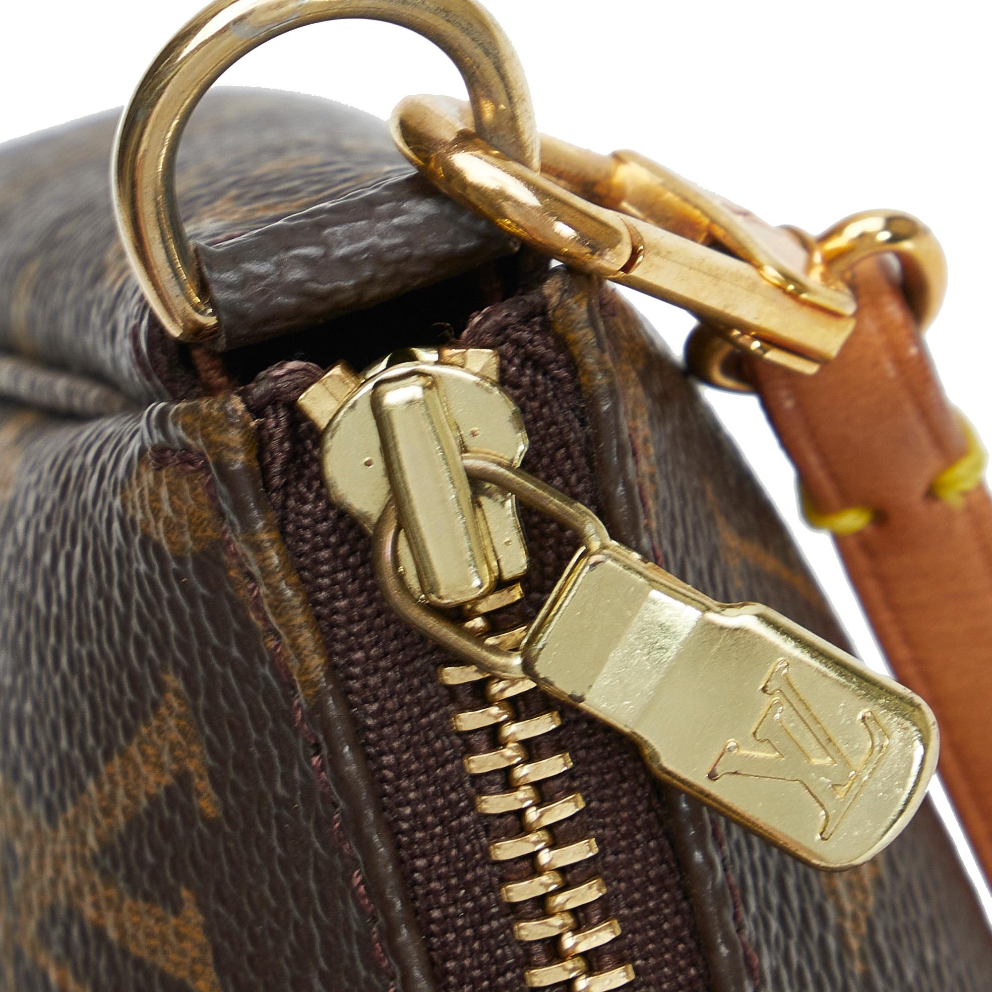 Louis Vuitton Monogram Pochette Accessoires (SHG-5KU8hZ)