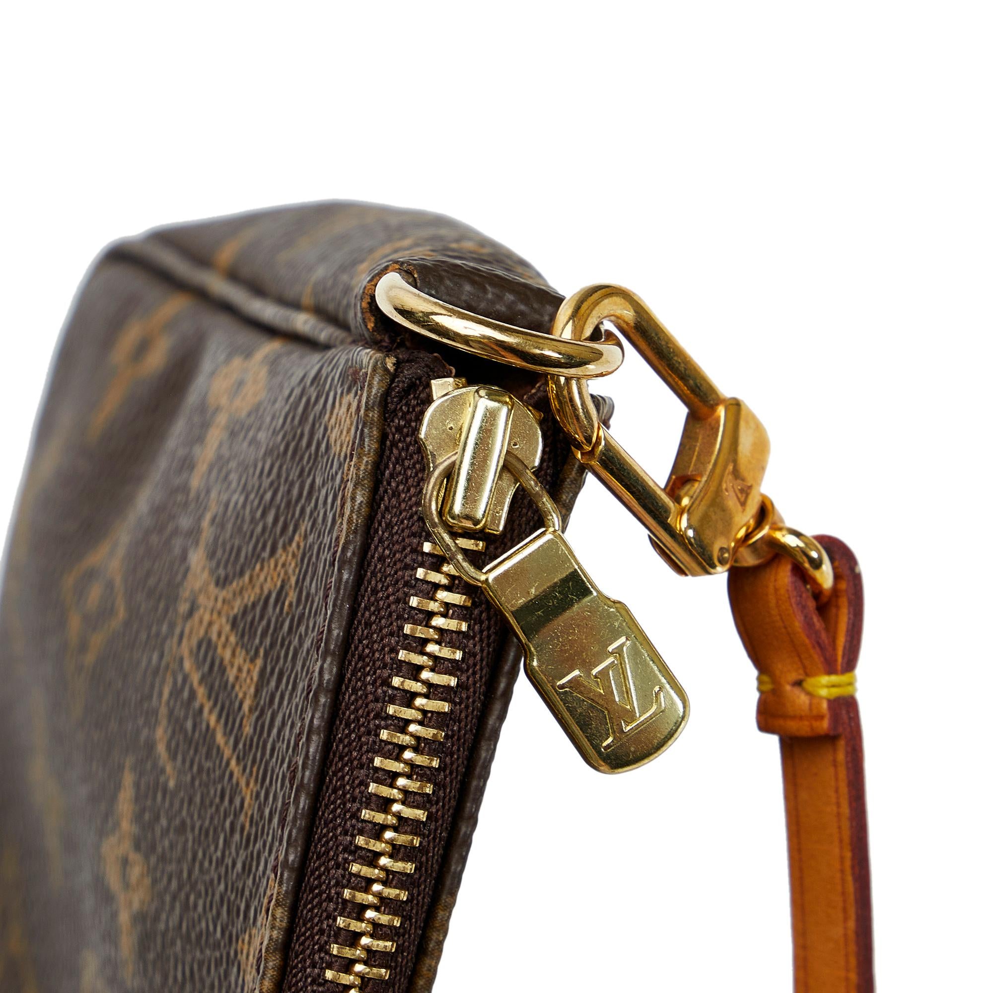 Louis Vuitton Monogram Pochette Accessoires (SHG-bTwtNC)