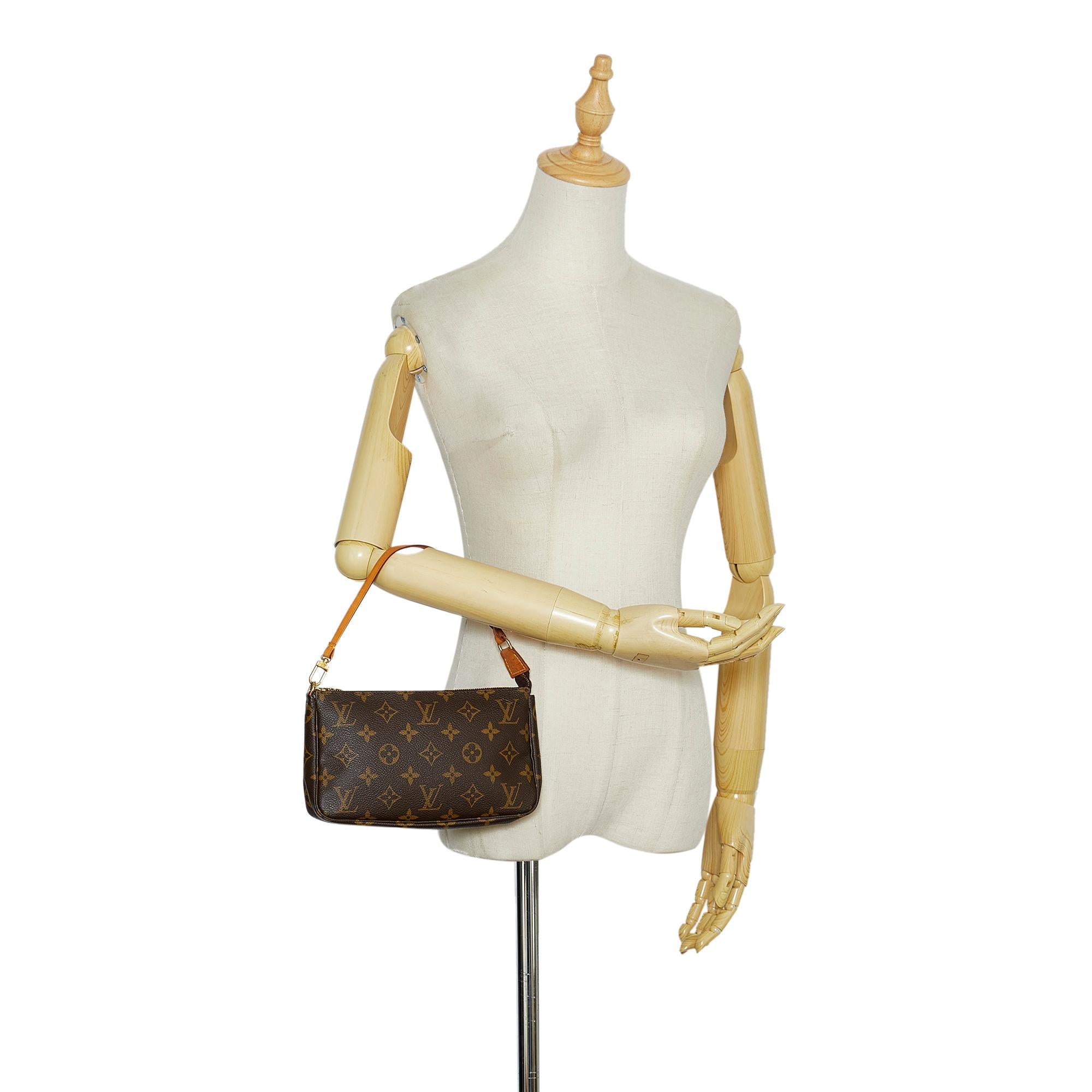 Louis Vuitton Monogram Pochette Accessoires (SHG-bTwtNC)