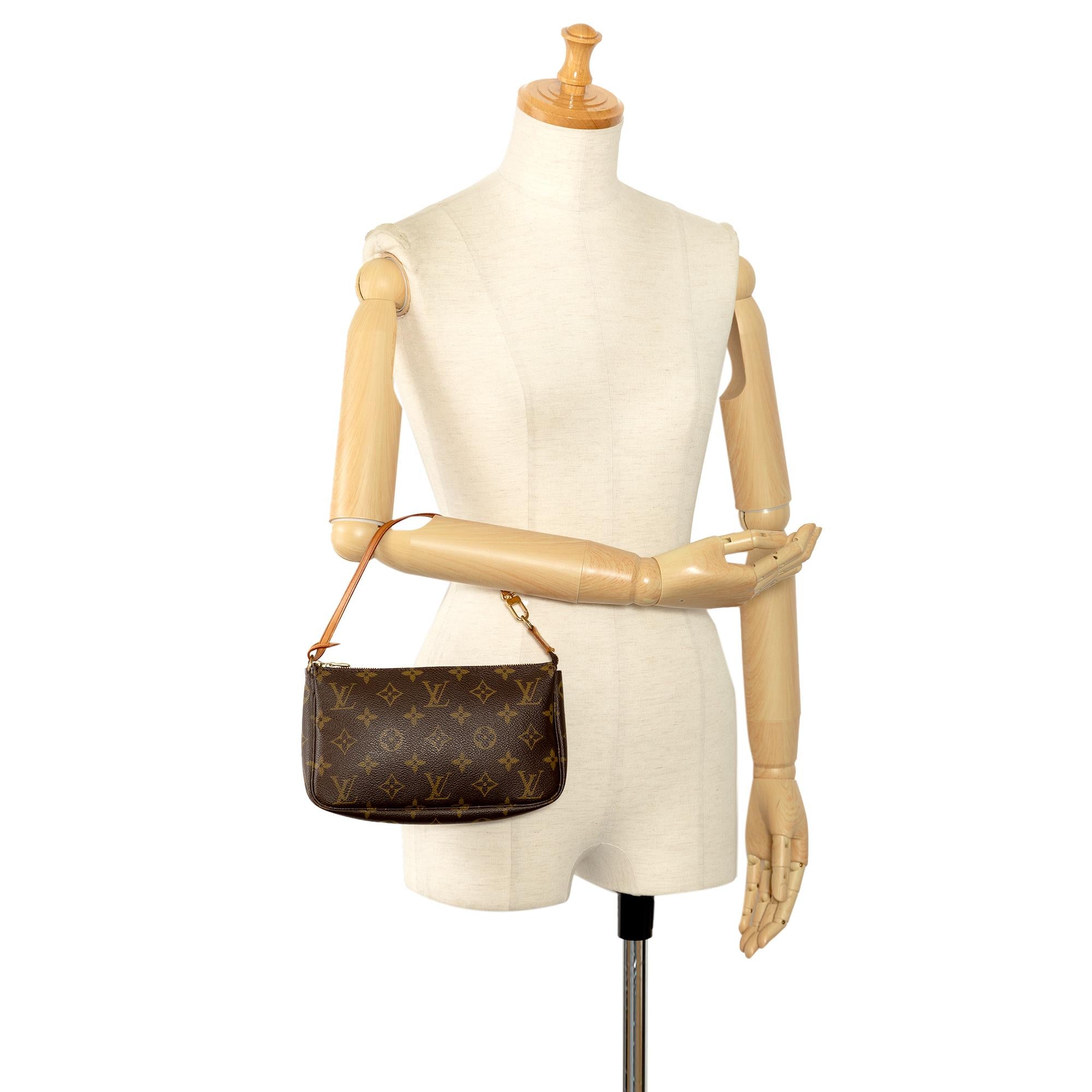 Louis Vuitton Monogram Pochette Accessoires (SHG-U4thF9)