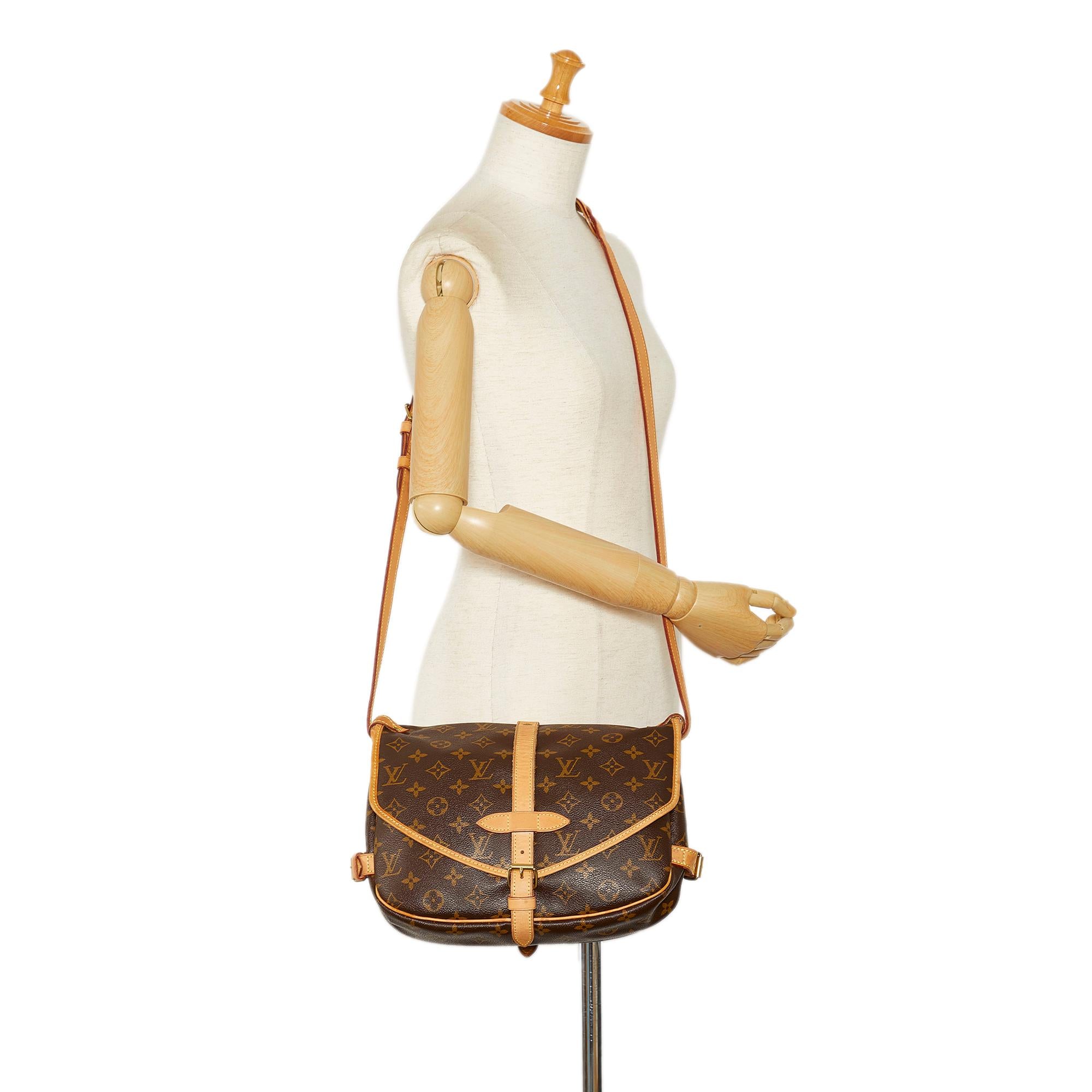 Louis Vuitton Monogram Saumur 25 (SHG-IeZ7vG)