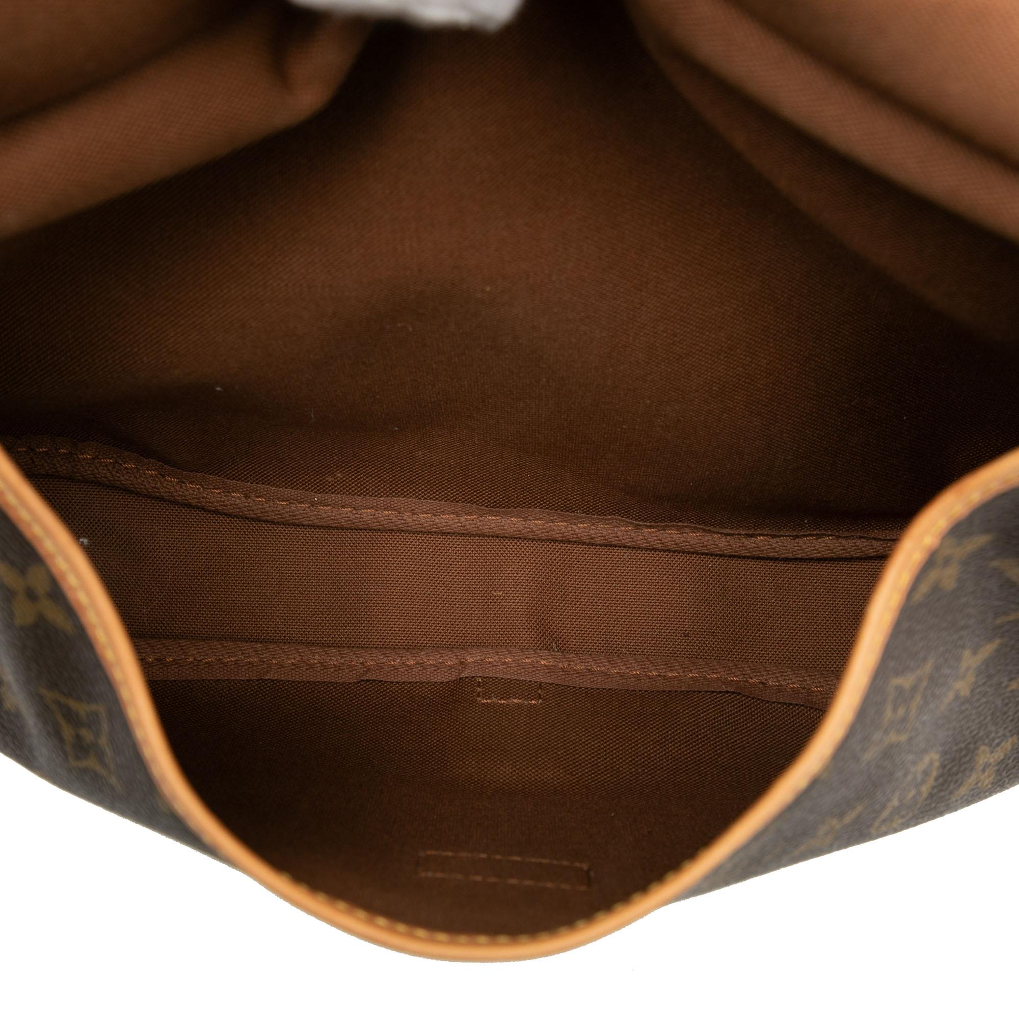 Louis Vuitton Monogram Saumur 30