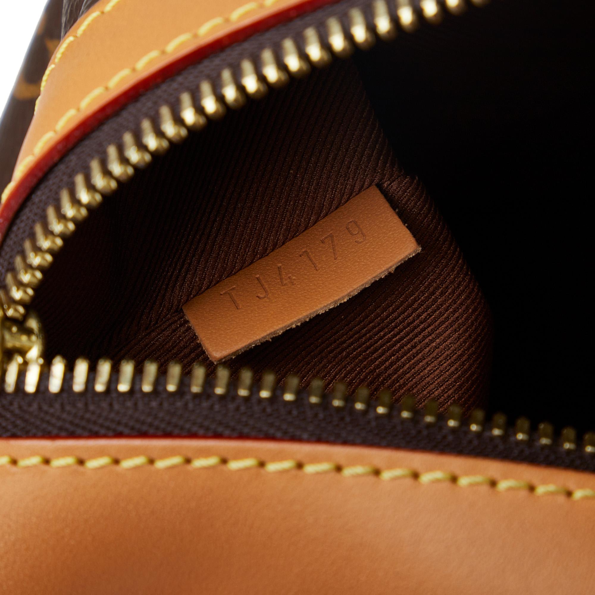 Louis Vuitton Monogram Saumur Messenger PM (SHG-TZc4pr)