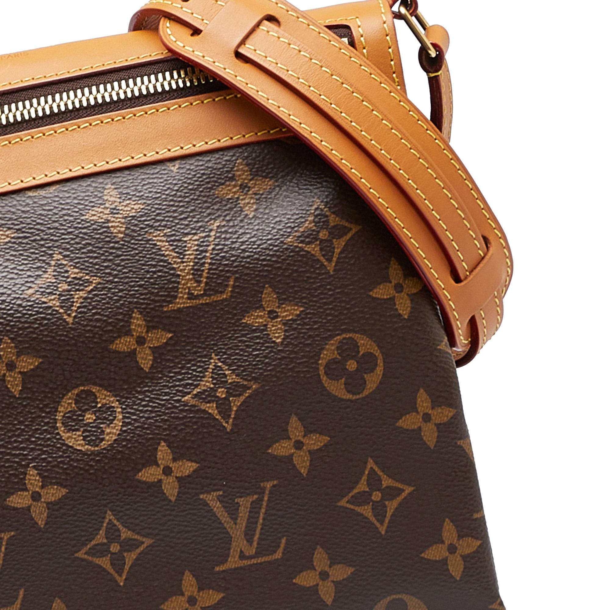 Louis Vuitton Monogram Saumur Messenger PM (SHG-TZc4pr)