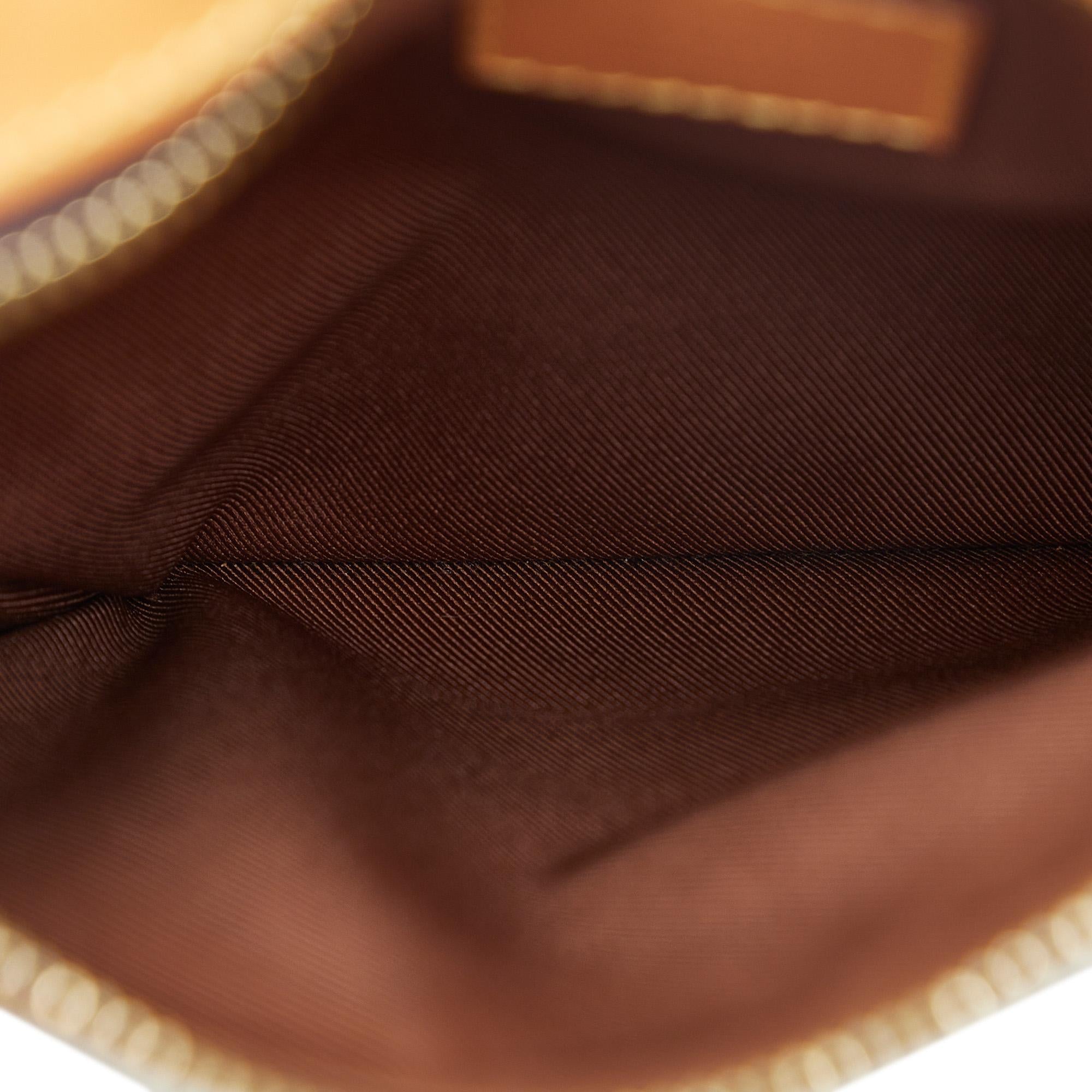 Louis Vuitton Monogram Saumur Messenger PM (SHG-TZc4pr)