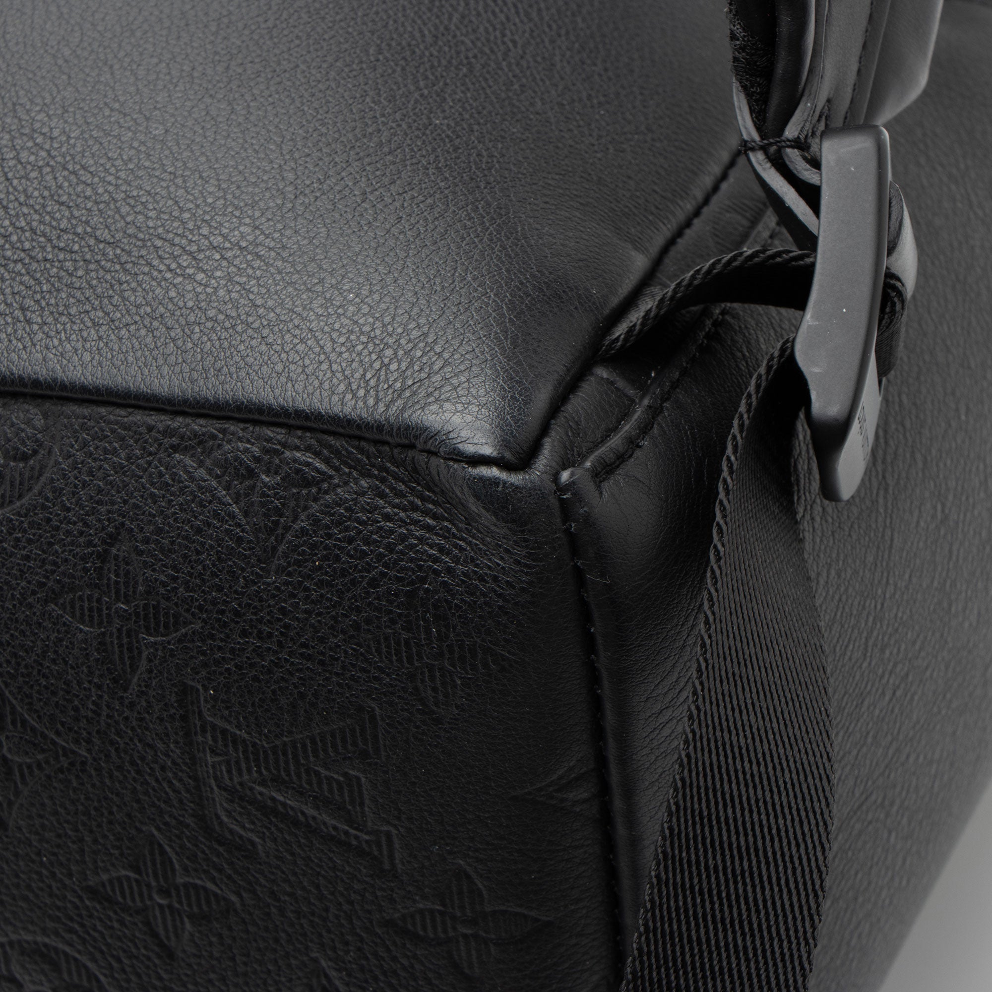 Louis Vuitton Monogram Shadow Discovery PM Backpack (SHF-mUZI8A)