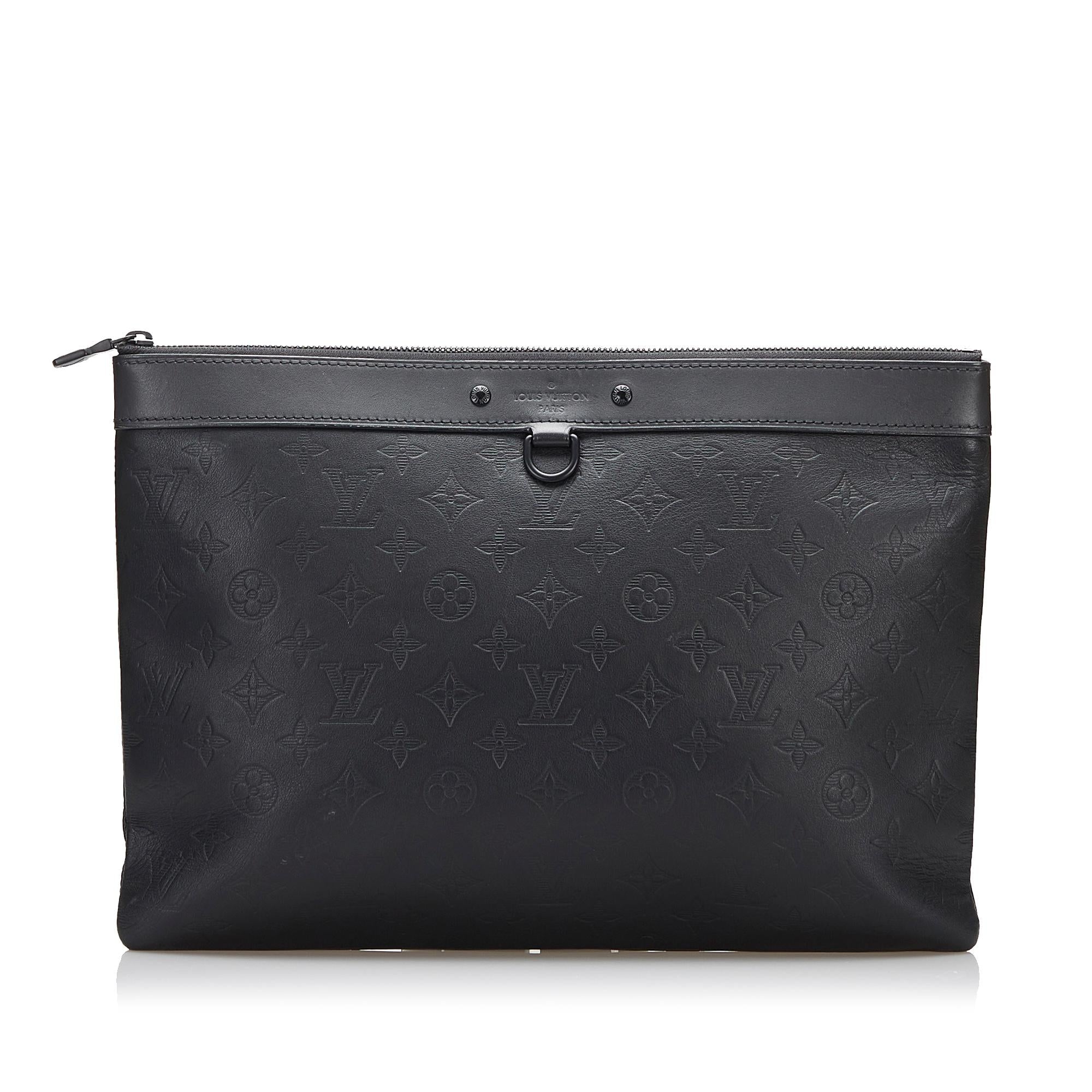 Louis Vuitton Monogram Shadow Discovery Pochette (SHG-rQKxIP)