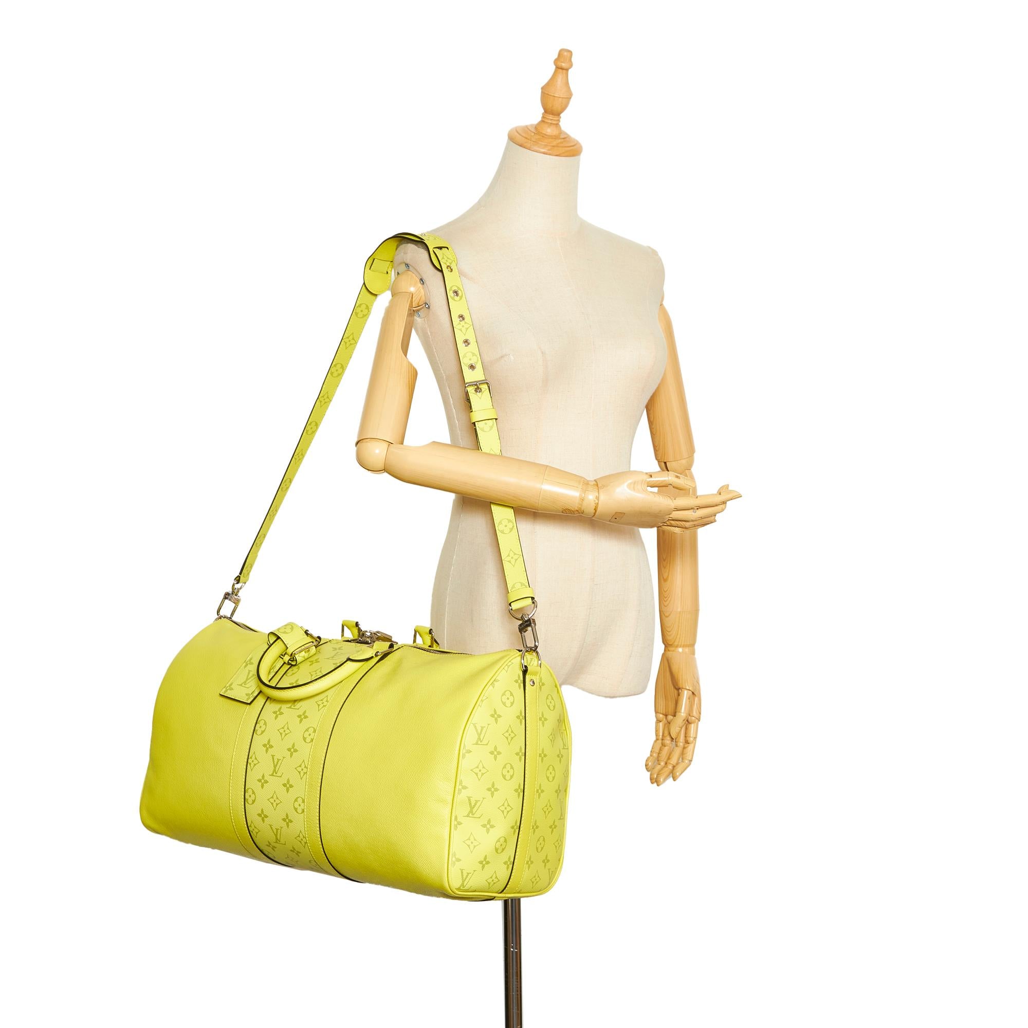 Louis Vuitton Monogram Taiga Keepall Bandouliere 50 (SHG-nJzo9p)