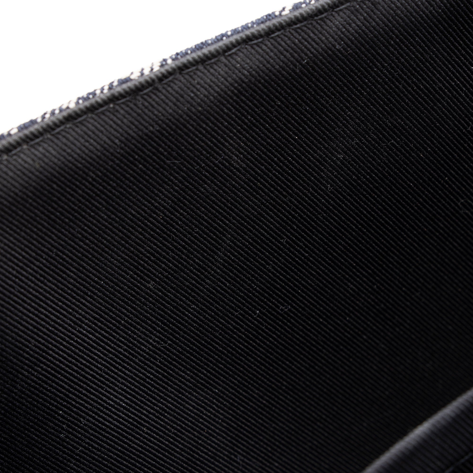 Louis Vuitton Monogram Tapestry Canvas Trunk Messenger (SHF-HsMpfK)