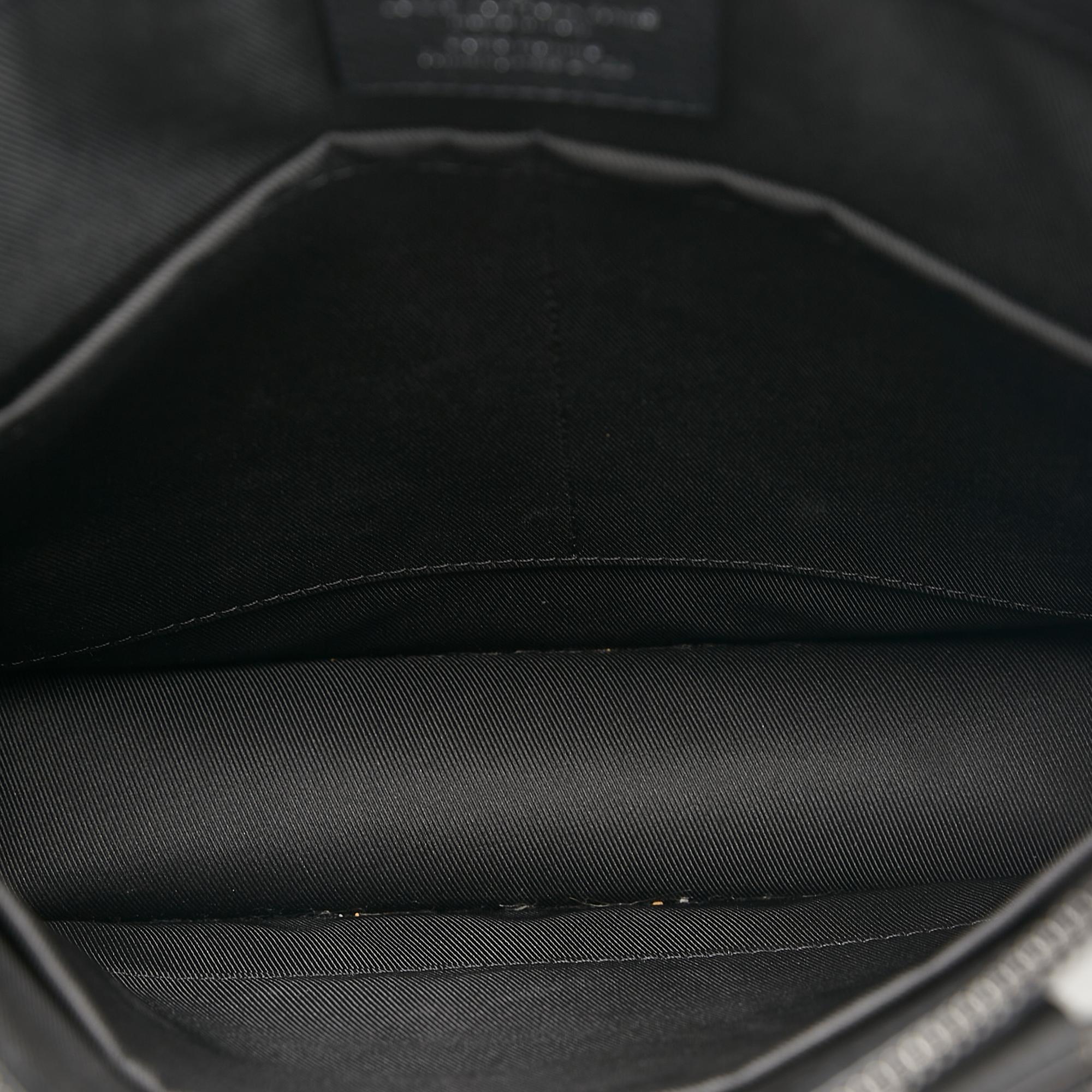 Louis Vuitton Monogram Taurillon Sac Plat (SHG-YouJrv)