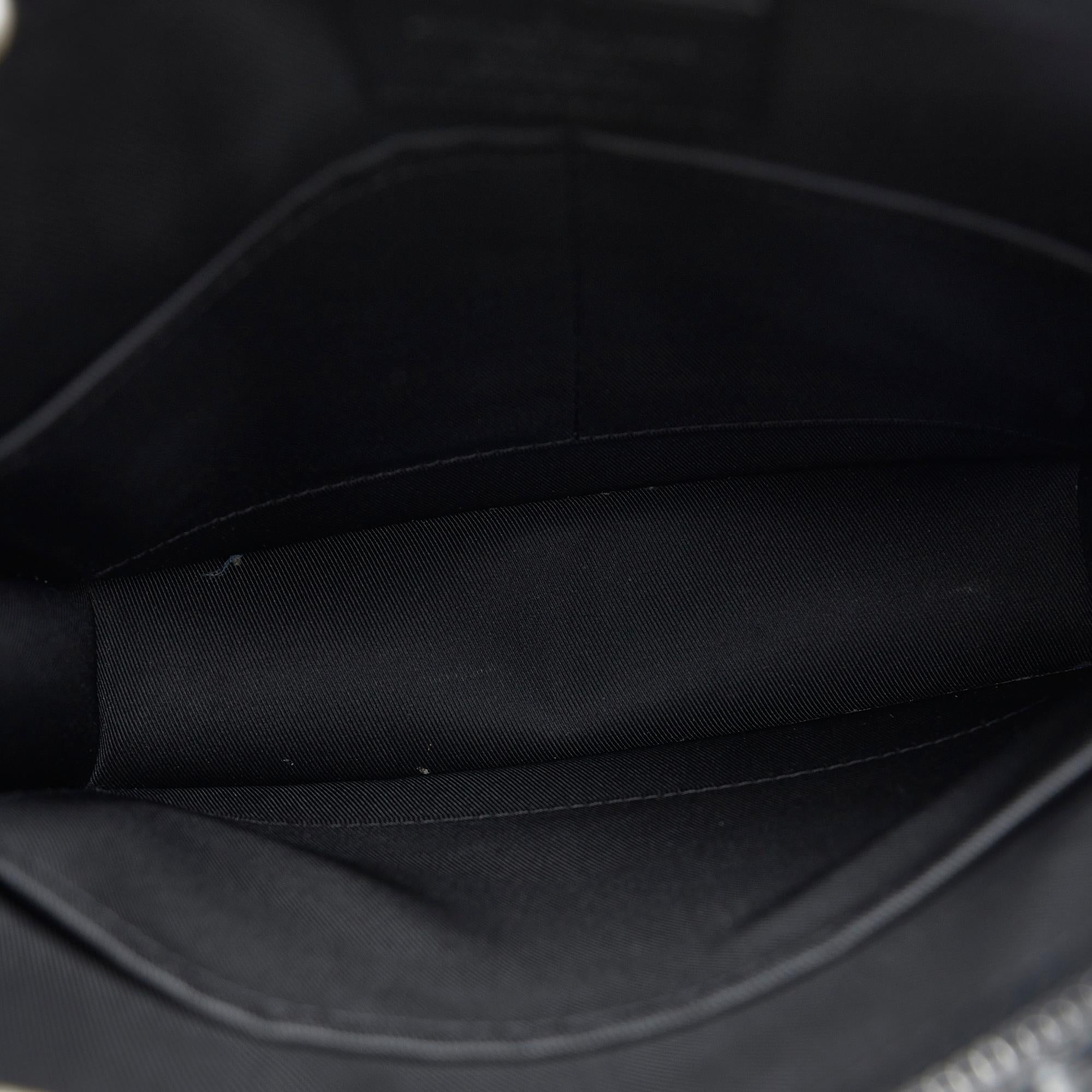Louis Vuitton Monogram Taurillon Sac Plat (SHG-V5Sv6X)