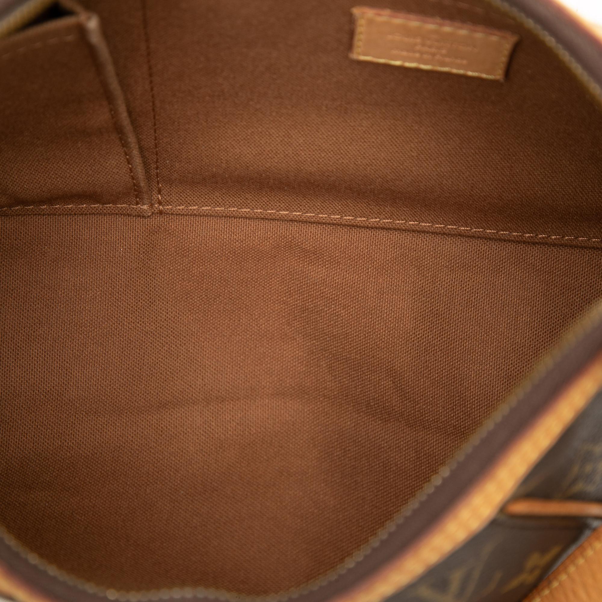 Louis Vuitton Monogram Thames PM
