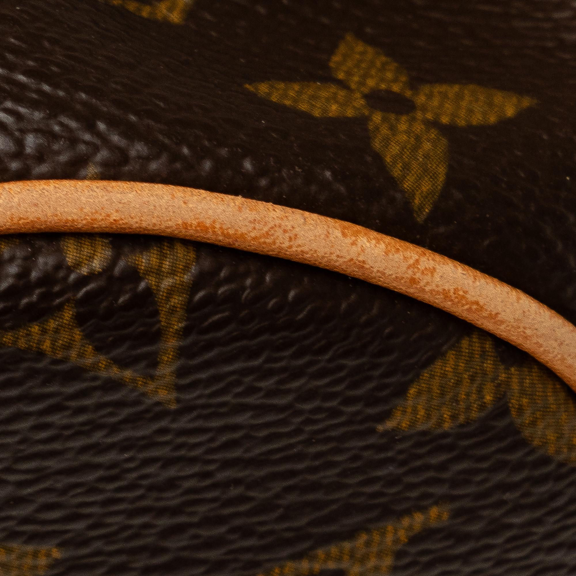 Louis Vuitton Monogram Theda PM (SHG-Lp12GB)