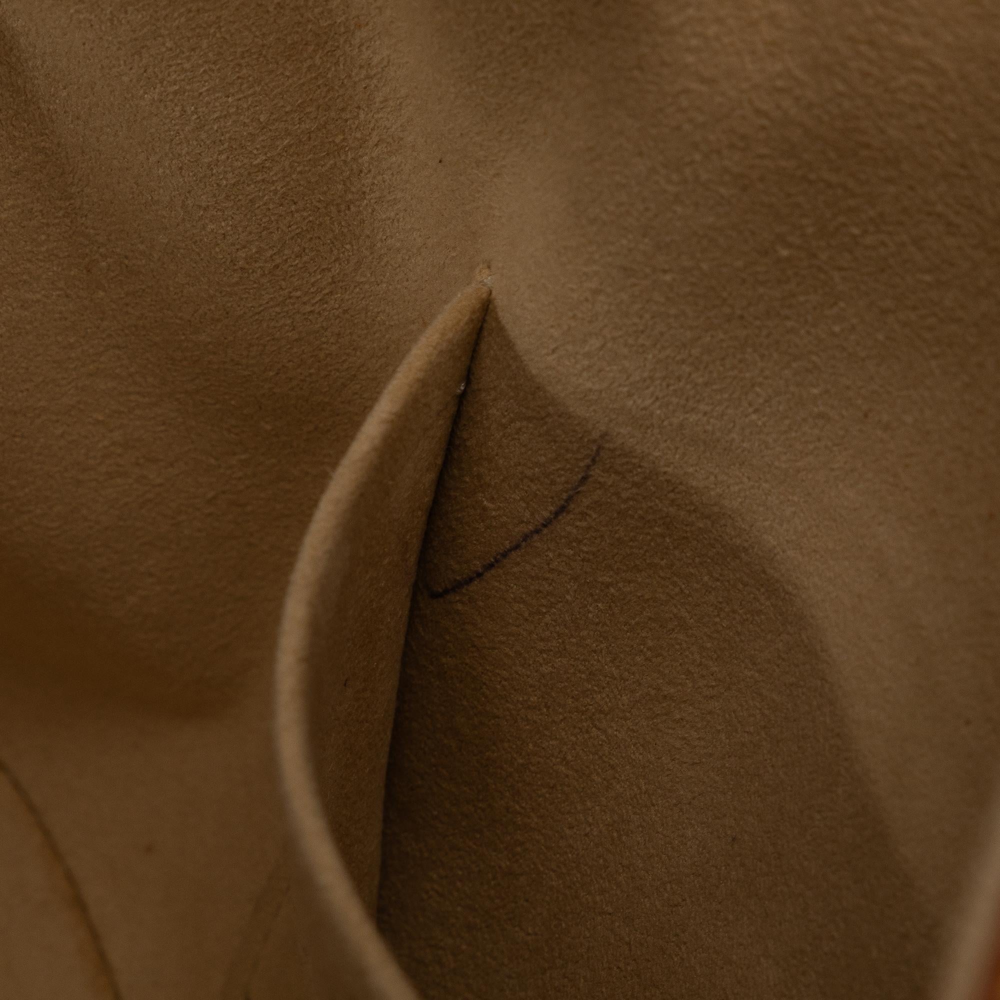 Louis Vuitton Monogram Theda PM (SHG-Lp12GB)