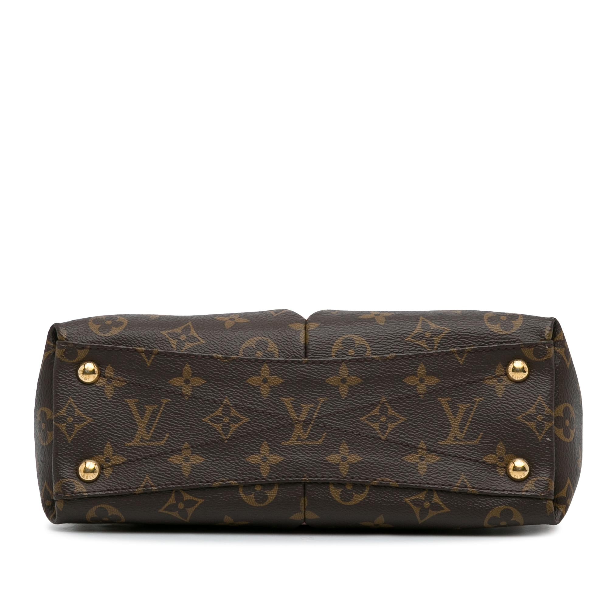 Louis Vuitton Monogram V Tote BB (SHG-W7SKD1)