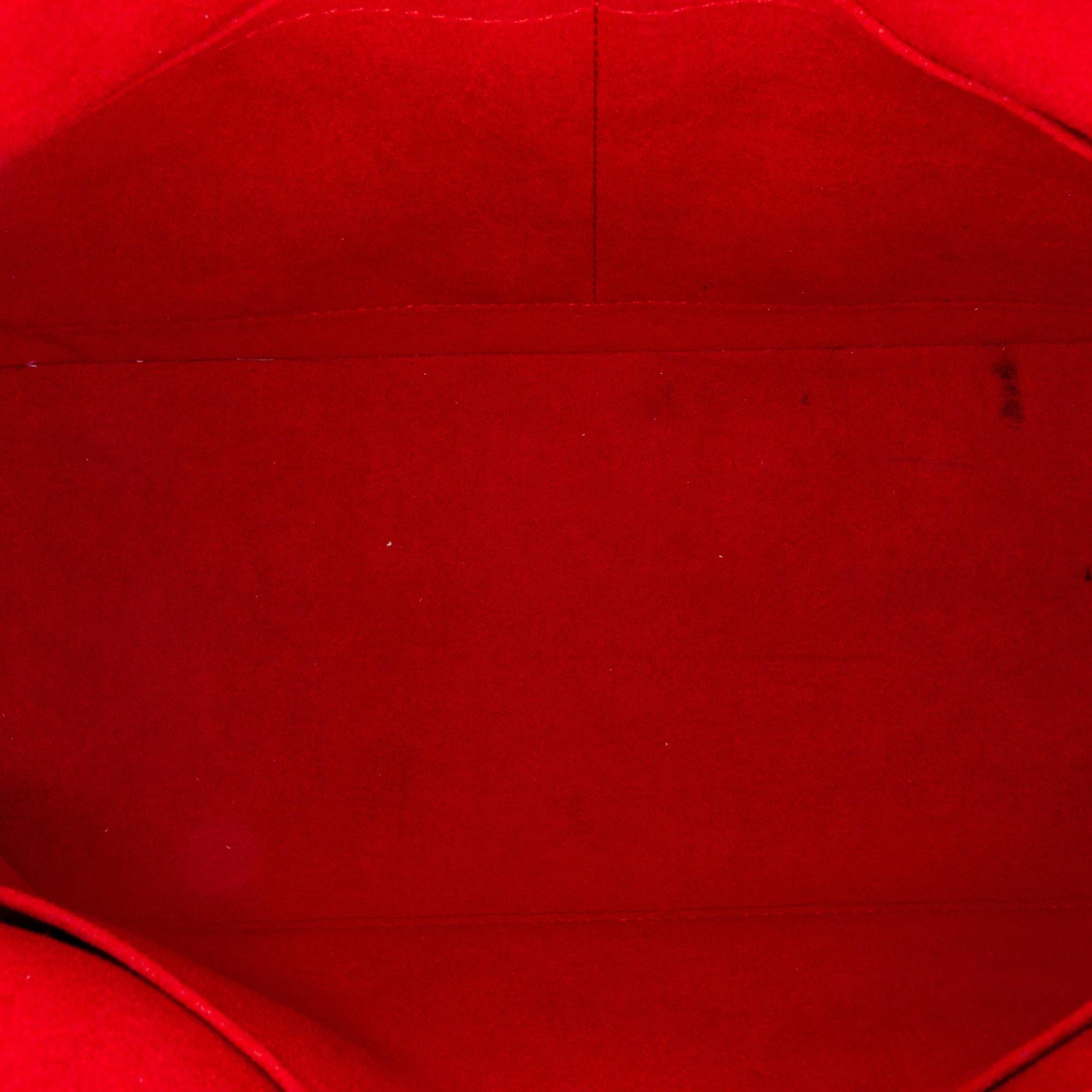 Louis Vuitton Monogram V Tote MM (SHG-5FGVKH)