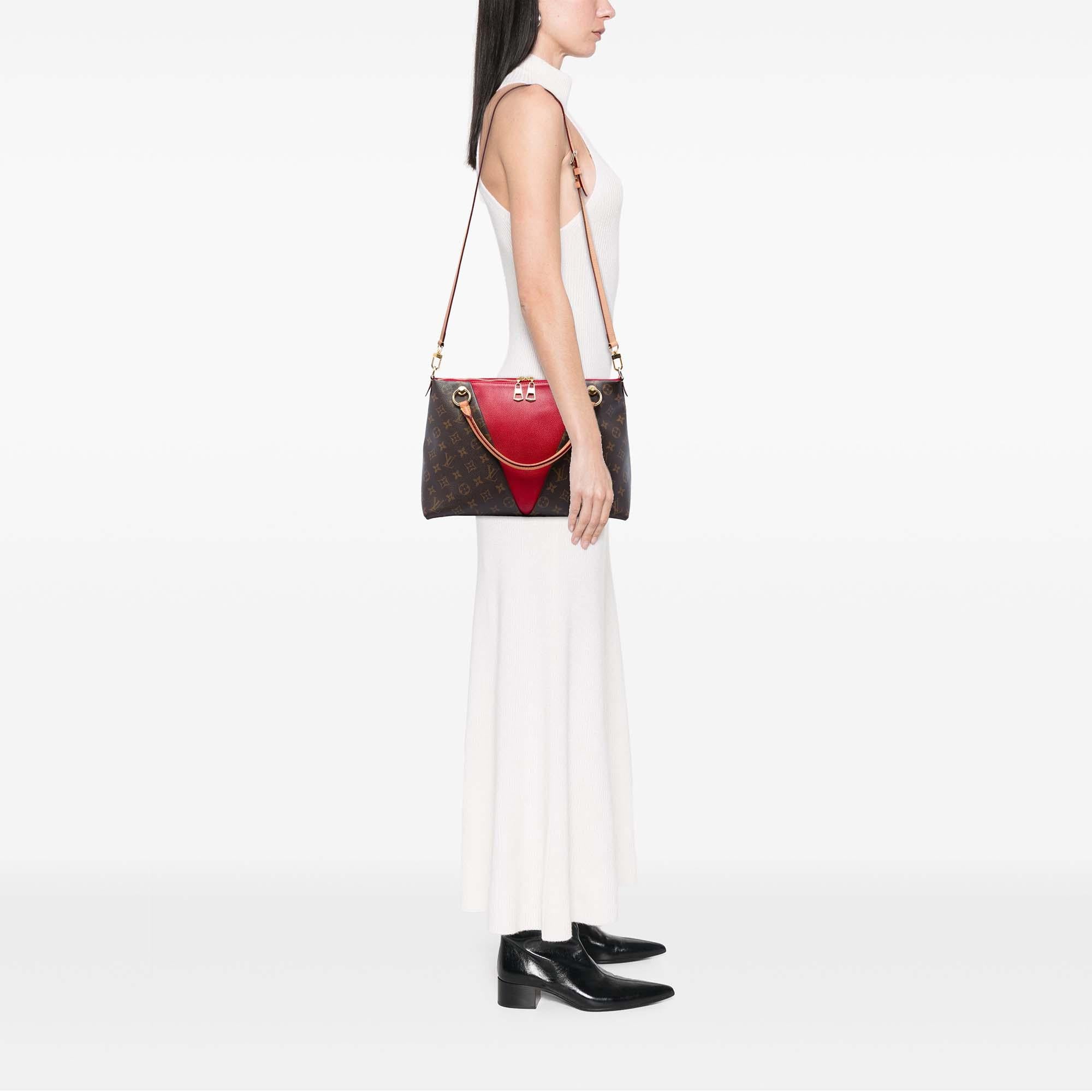 Louis Vuitton Monogram V Tote MM