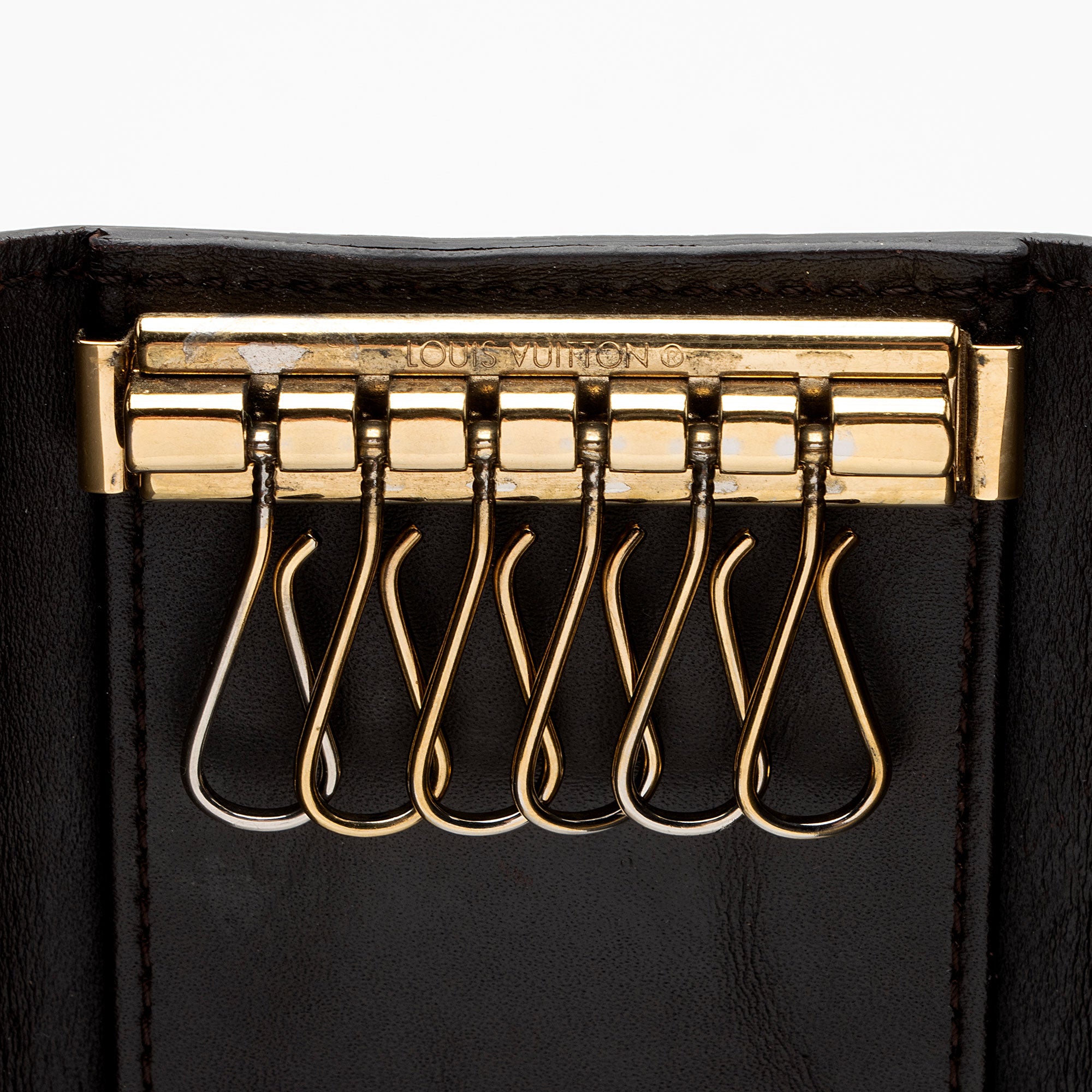 Louis Vuitton Monogram Vernis 6 Key Holder (SHF-6fpm5G)