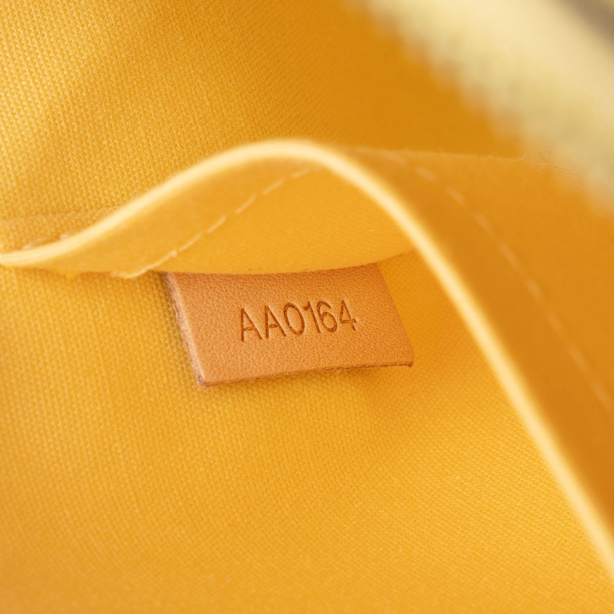 Louis Vuitton Monogram Vernis Alma BB Satchel (SHF-KPekdc)