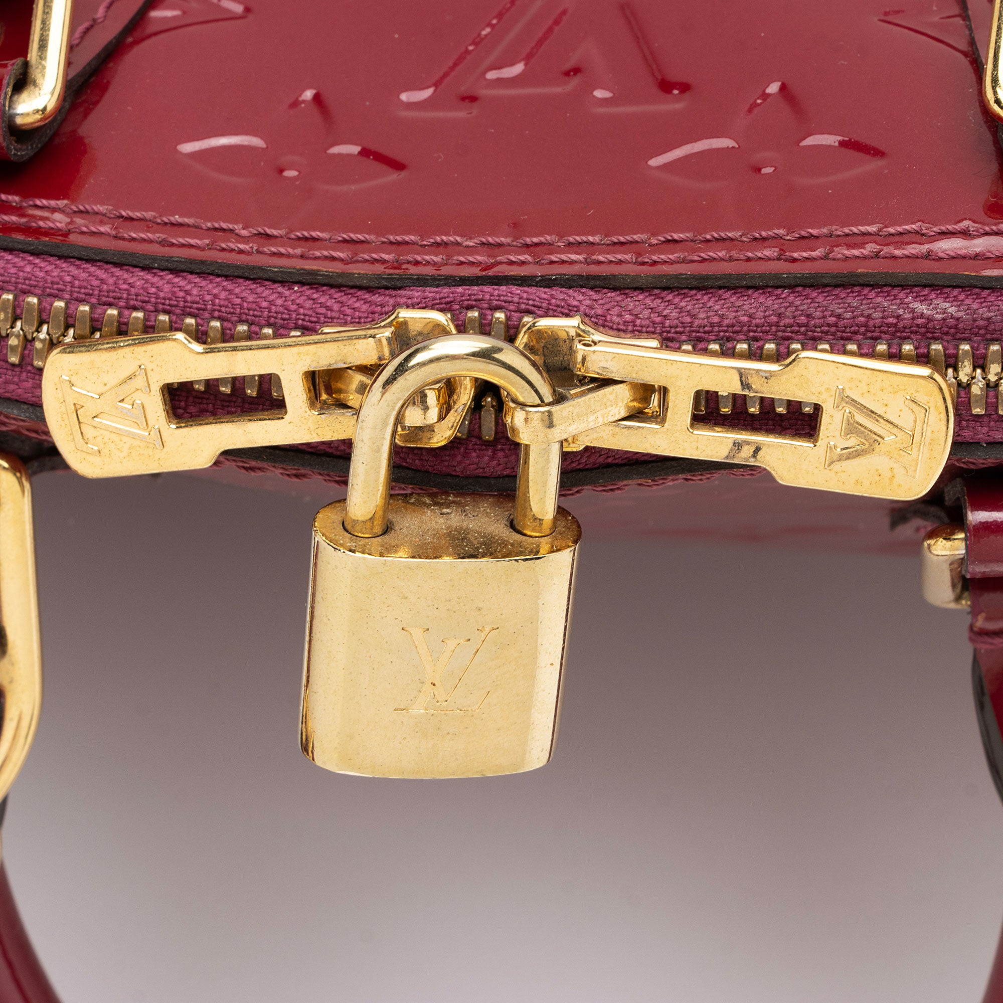 Louis Vuitton Monogram Vernis Alma BB Satchel (SHF-3pzOjE)