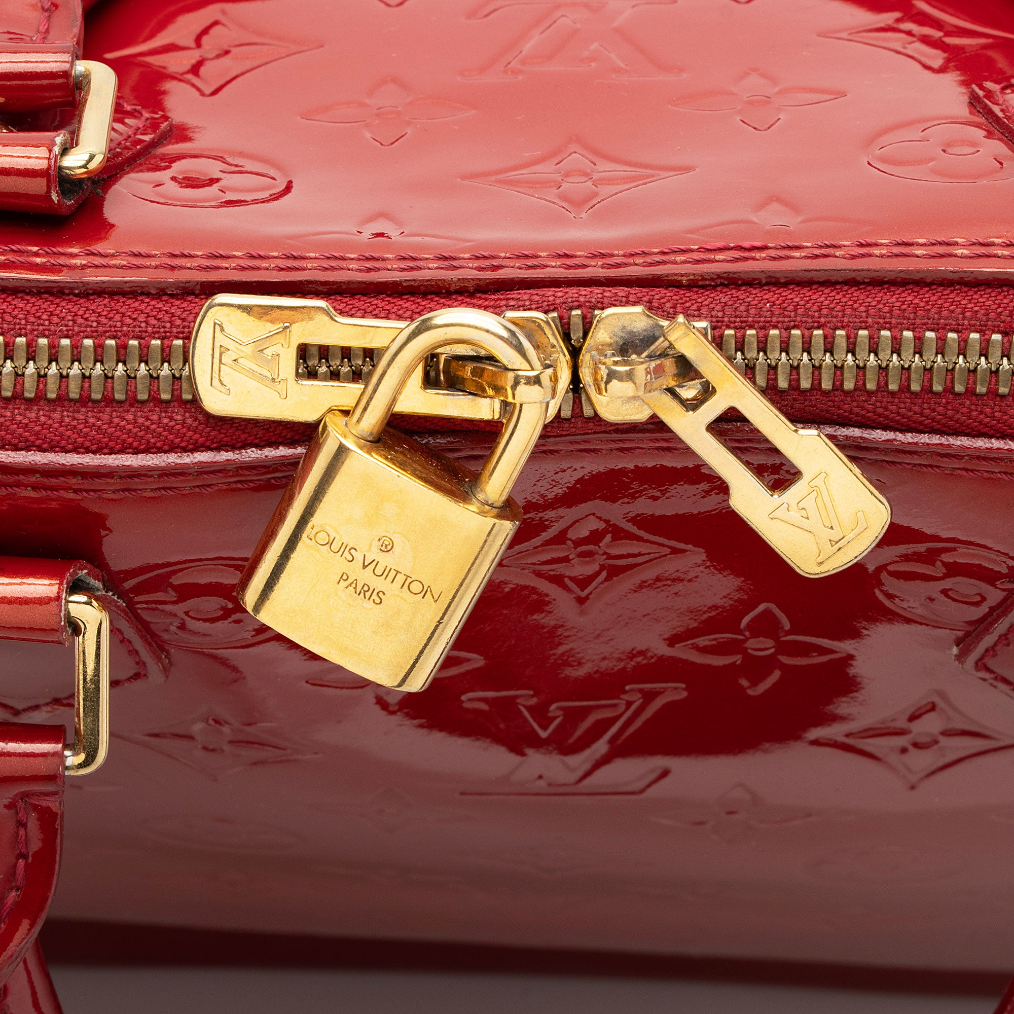 Louis Vuitton Monogram Vernis Alma GM Satchel (SHF-7bvjjk)