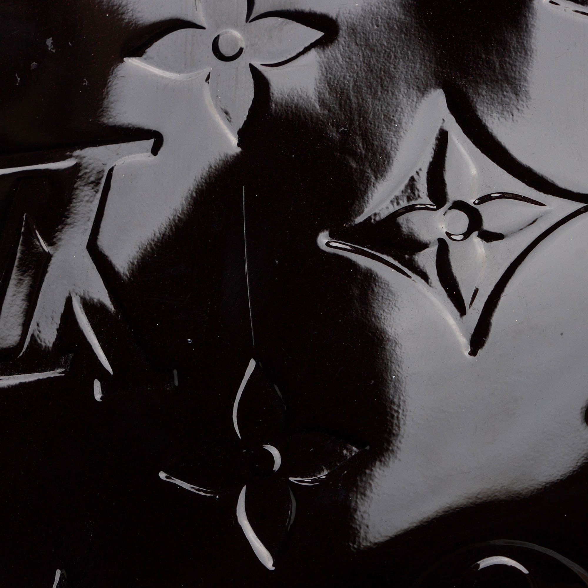 Louis Vuitton Monogram Vernis Cosmetic Pouch (SHF-KNqihE)