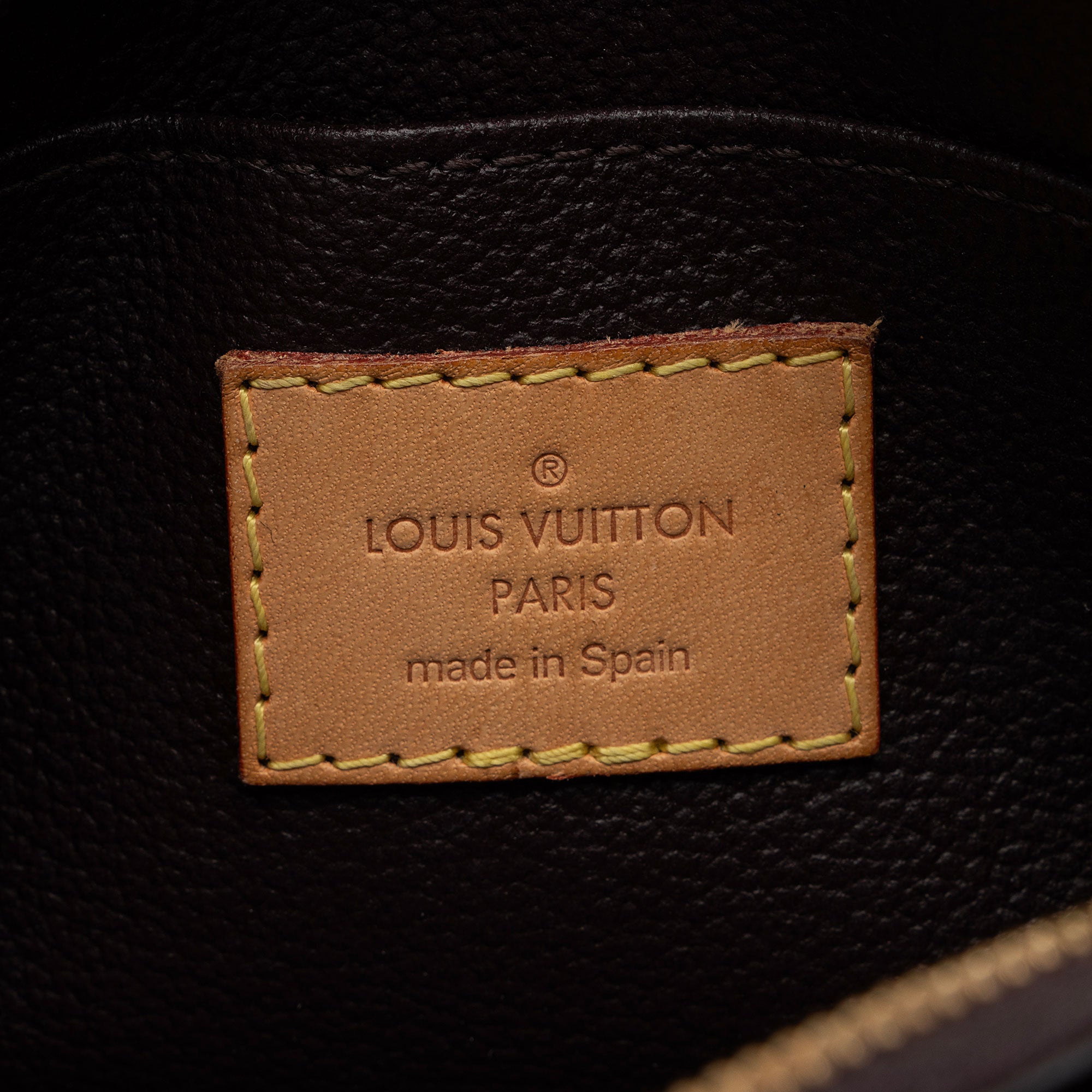 Louis Vuitton Monogram Vernis Cosmetic Pouch (SHF-KNqihE)