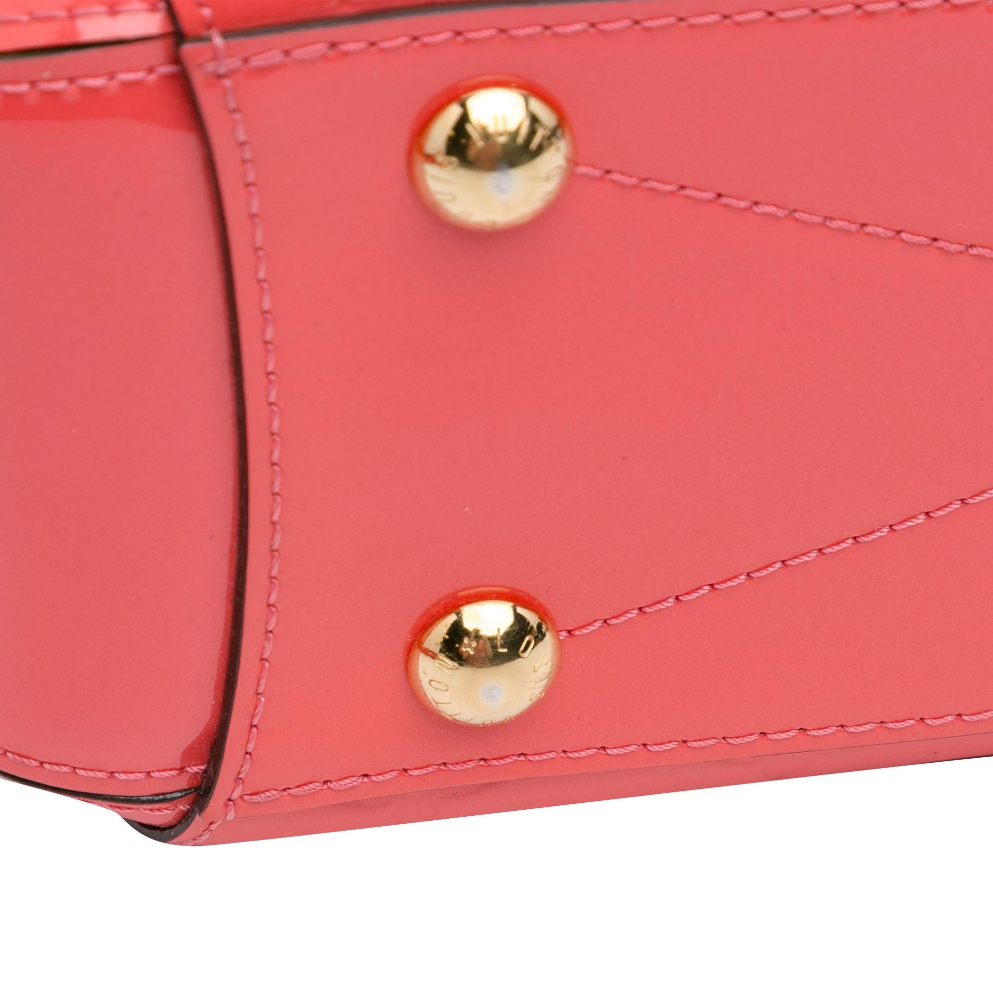 Louis Vuitton Monogram Vernis Montaigne BB (SHG-8u40wJ)