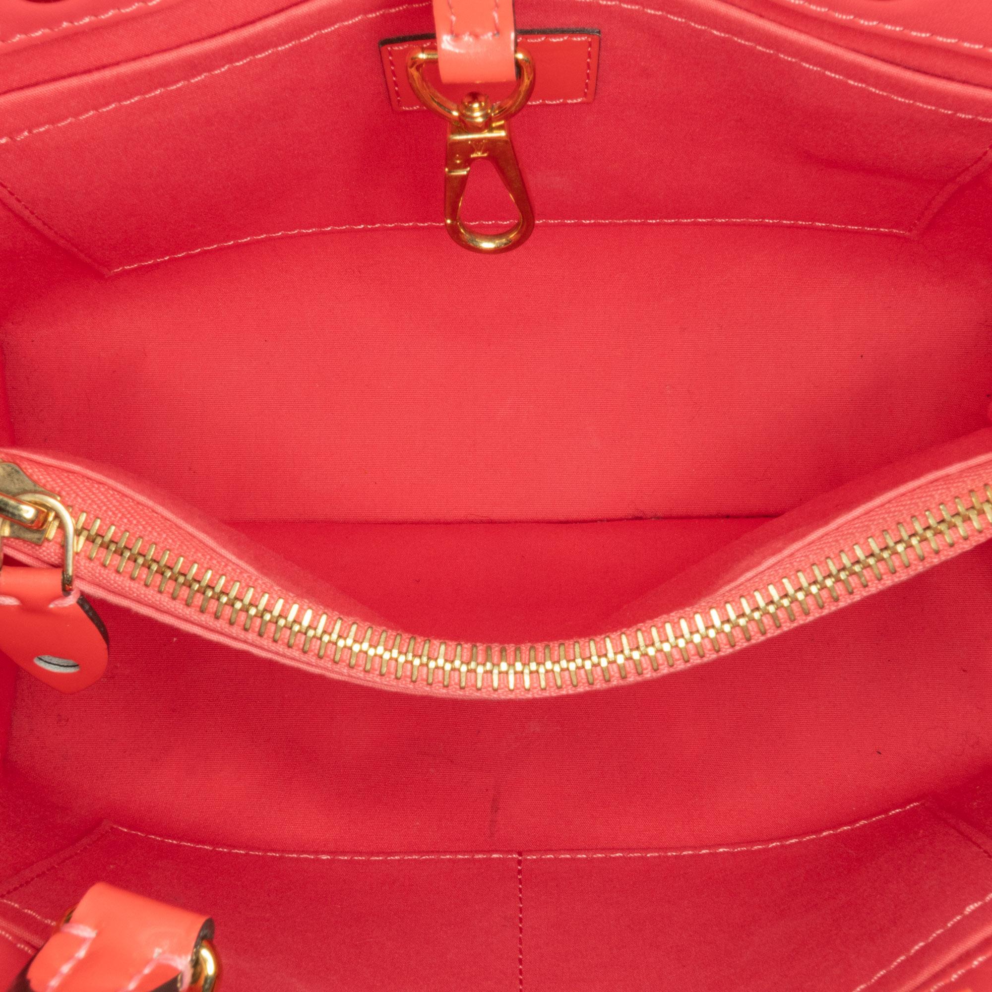 Louis Vuitton Monogram Vernis Montaigne BB (SHG-8u40wJ)