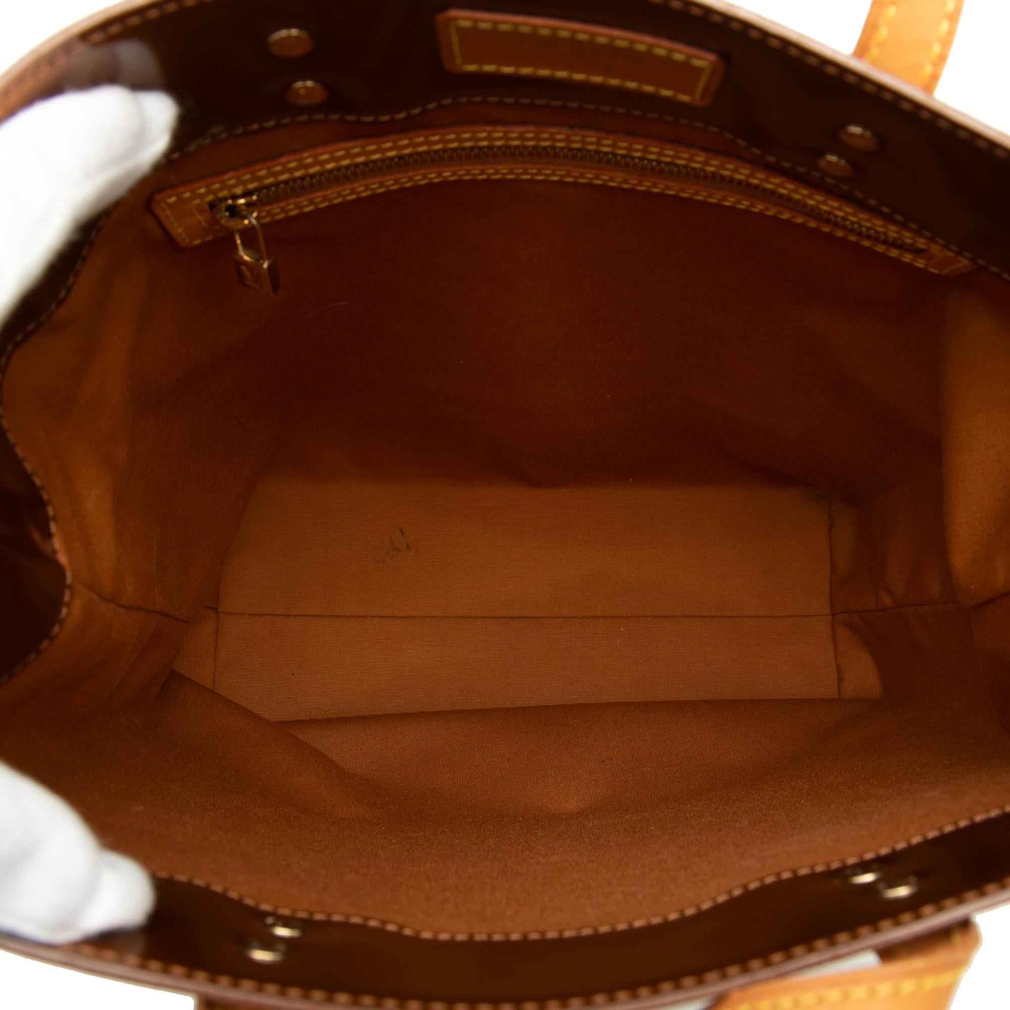 Louis Vuitton Monogram Vernis Reade MM