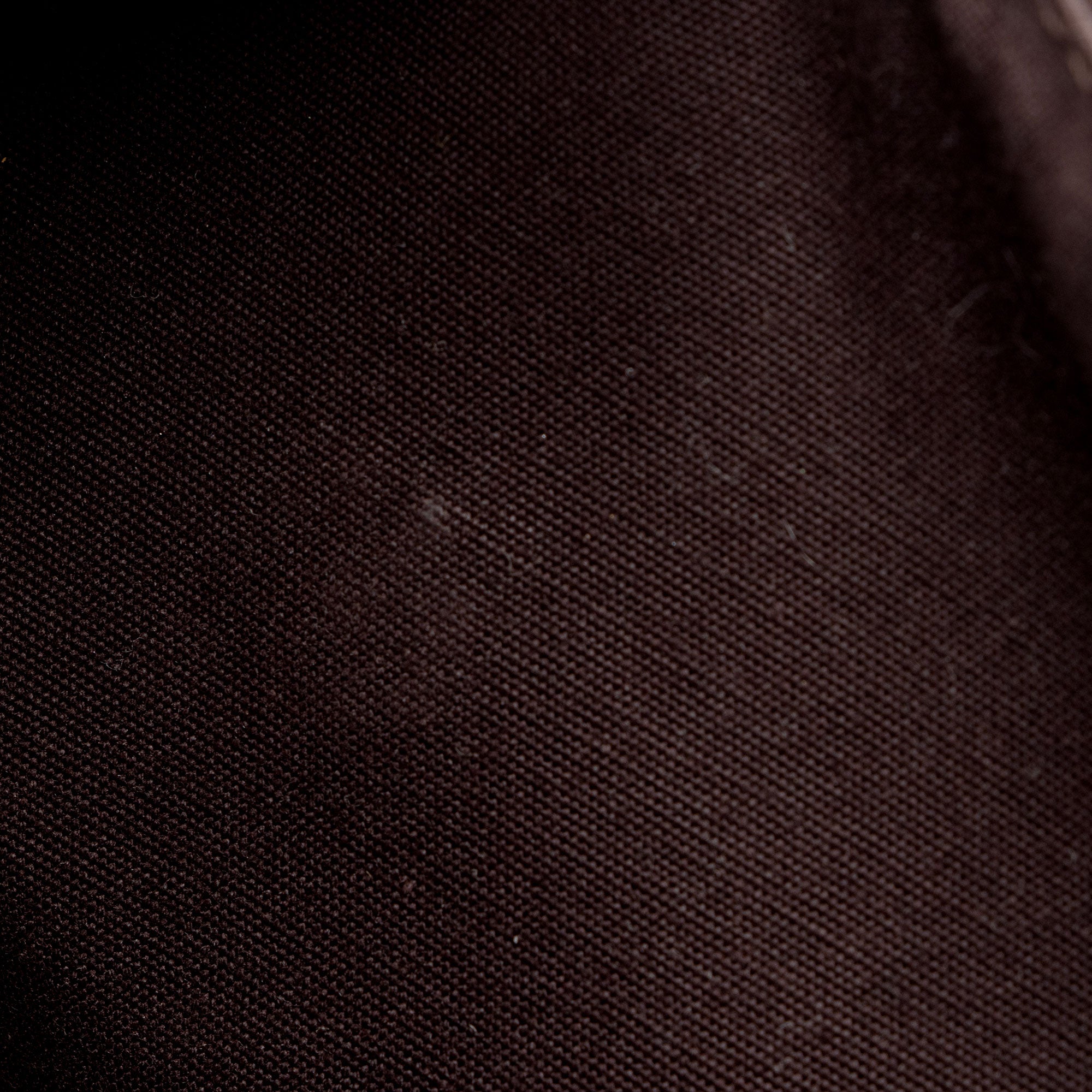 Louis Vuitton Patent Leather Sobe Clutch (SHF-O0hDXi)