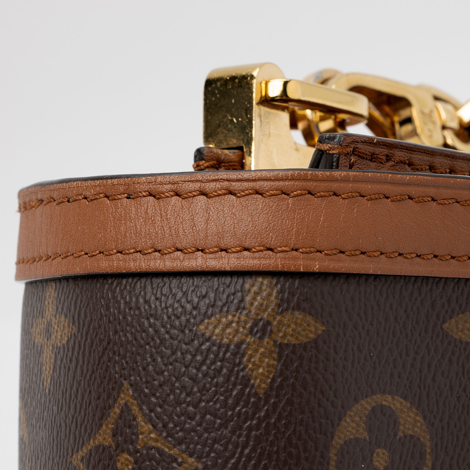 Louis Vuitton Reverse Monogram Dauphine MM Shoulder Bag (SHF-6RbLkp)