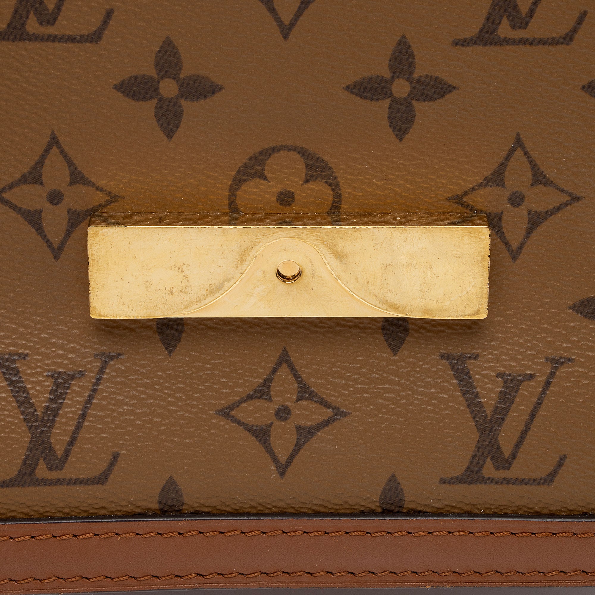 Louis Vuitton Reverse Monogram Dauphine MM Shoulder Bag (SHF-6RbLkp)
