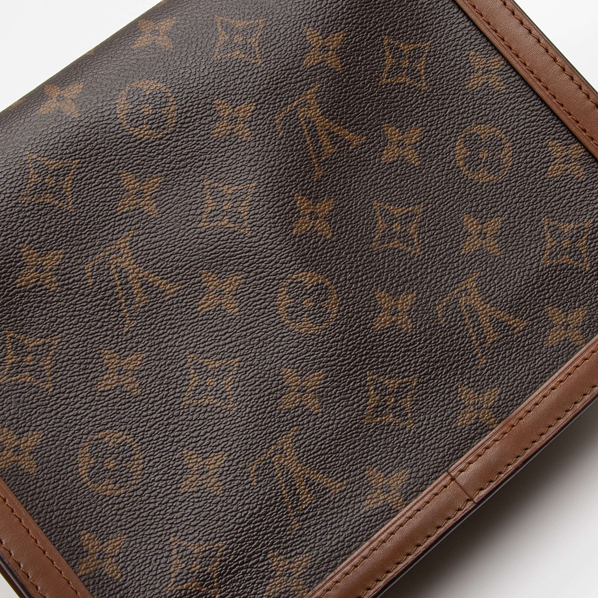 Louis Vuitton Reverse Monogram Dauphine MM Shoulder Bag (SHF-VOdubV)