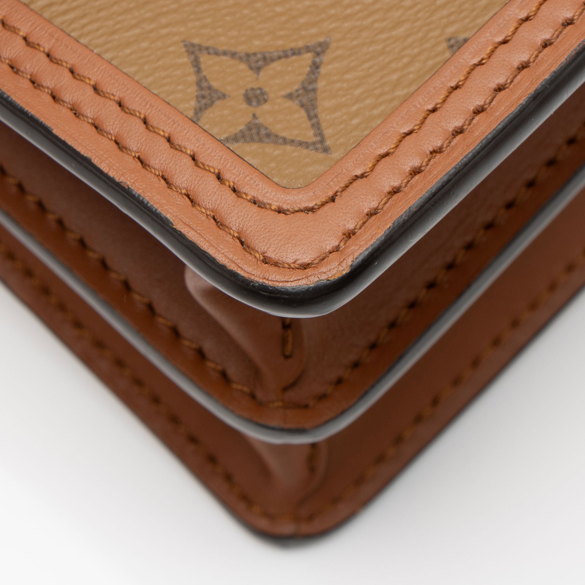 Louis Vuitton Reverse Monogram Dauphine Mini Shoulder Bag (SHF-yFFja8)