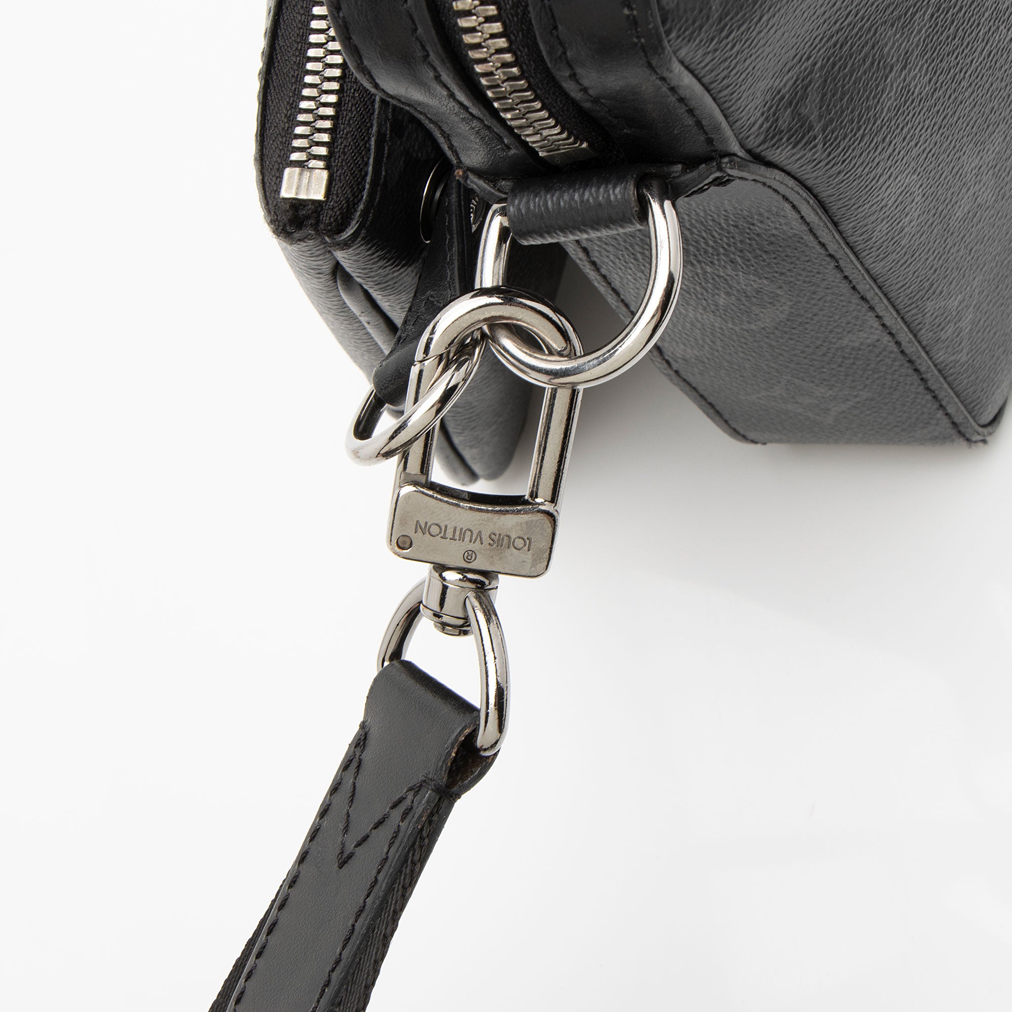 Louis Vuitton Reverse Monogram Eclipse Trio Messenger (SHF-CDPjS8)