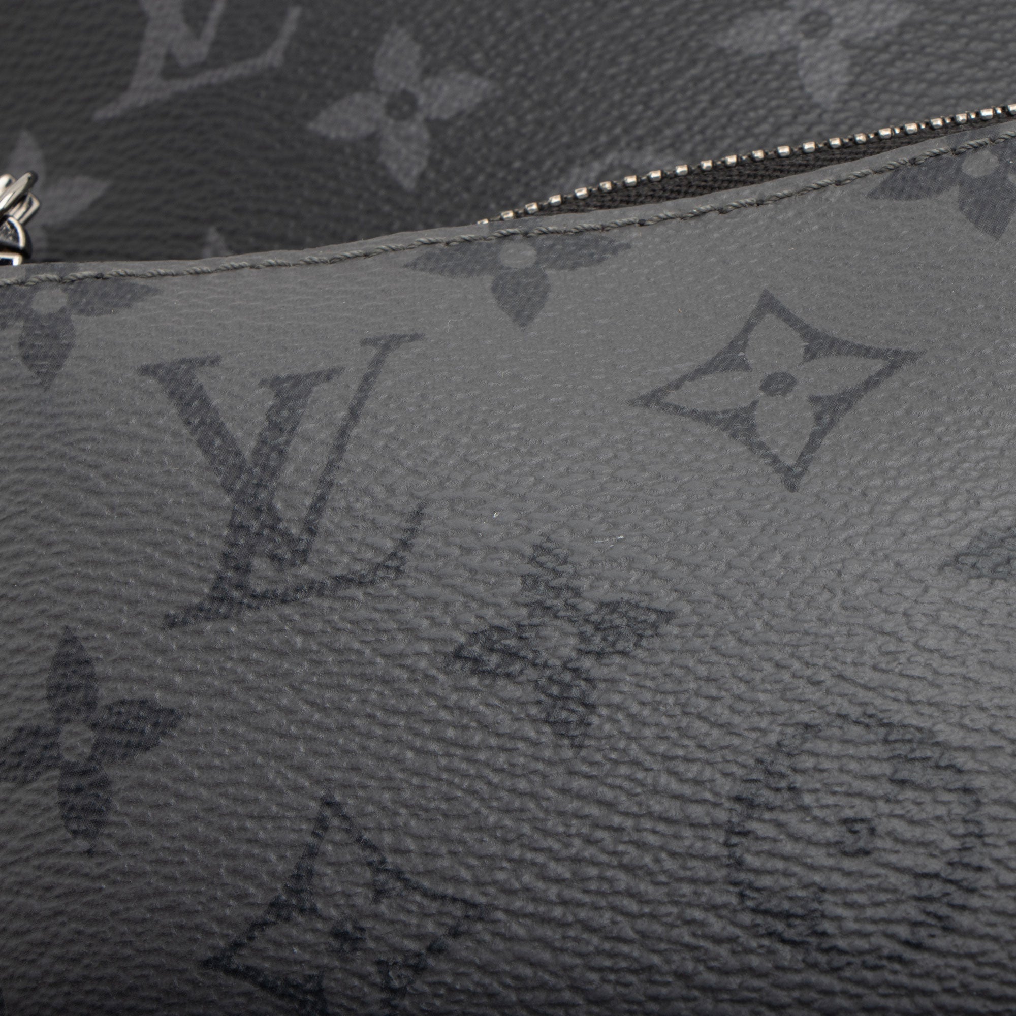 Louis Vuitton Reverse Monogram Eclipse Trio Messenger (SHF-CDPjS8)