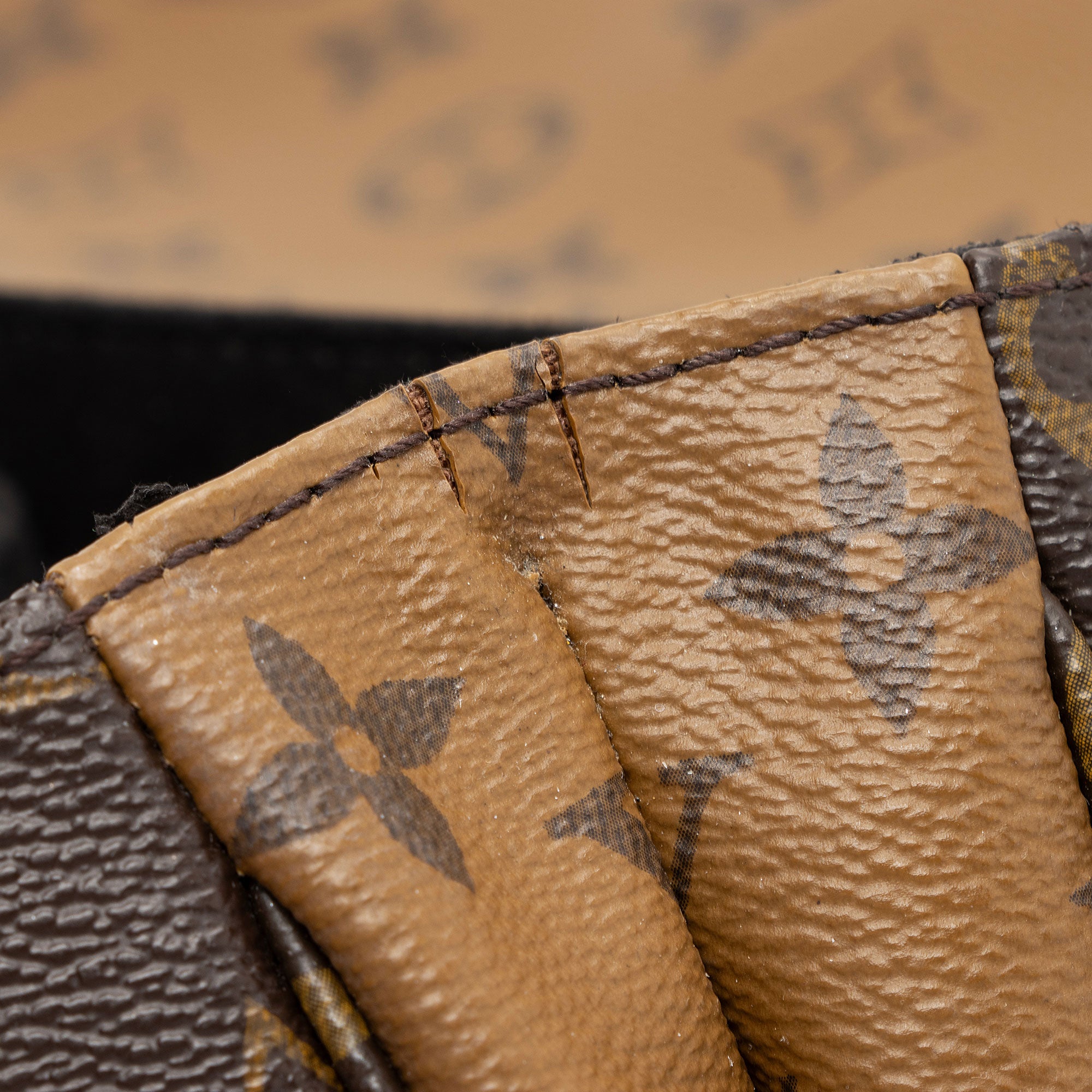 Louis Vuitton Reverse Monogram Pochette Metis Shoulder Bag - FINAL SALE (SHF-q1FZli)