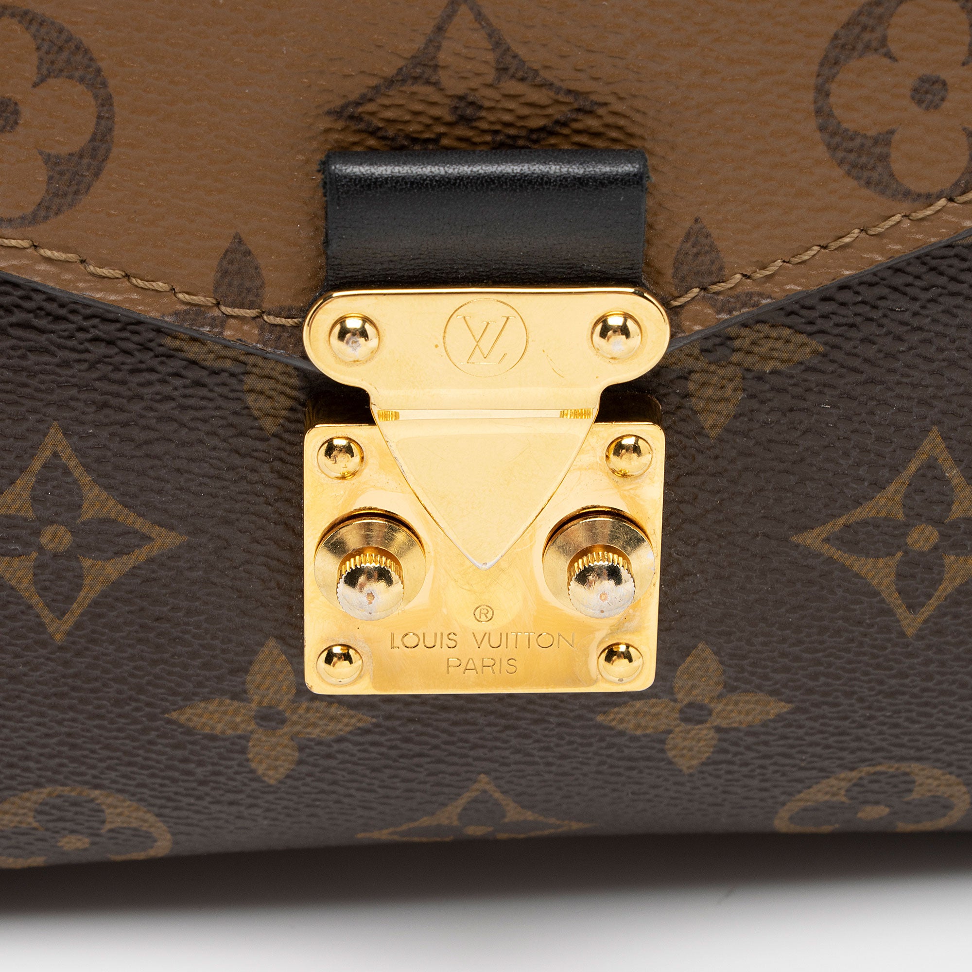 Louis Vuitton Reverse Monogram Pochette Metis Shoulder Bag (SHF-F3L3HO)