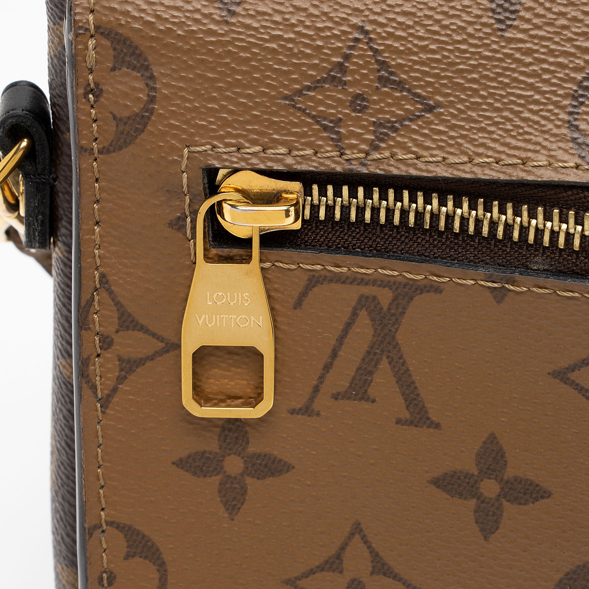 Louis Vuitton Reverse Monogram Pochette Metis Shoulder Bag (SHF-F3L3HO)