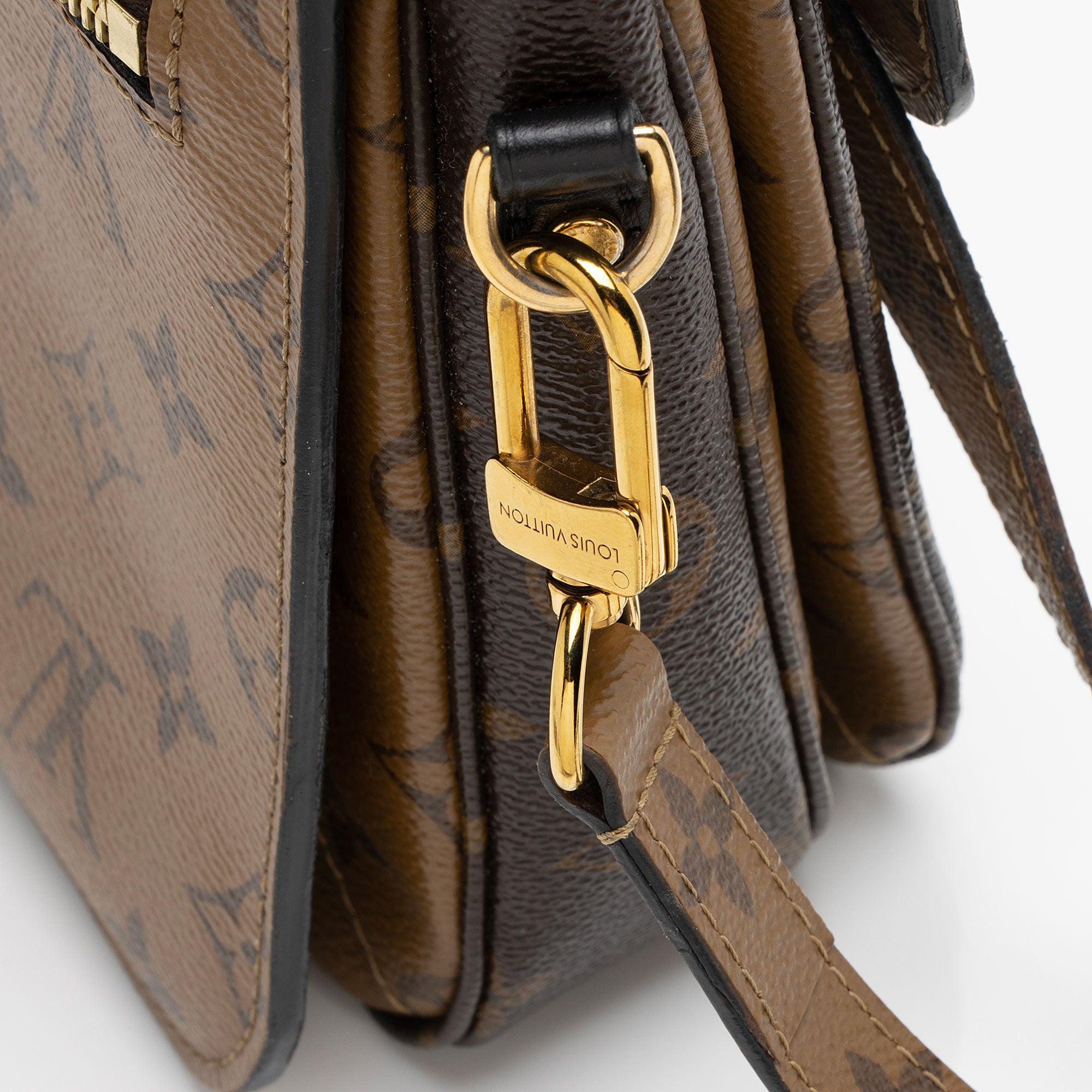 Louis Vuitton Reverse Monogram Pochette Metis Shoulder Bag (SHF-3aCnRe)