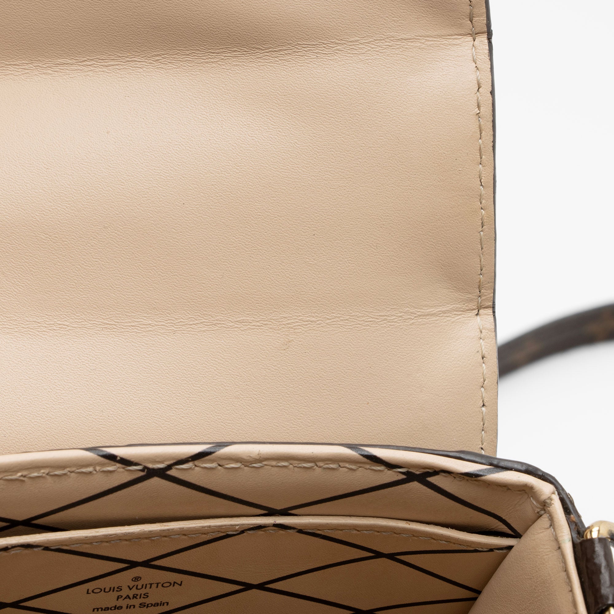 Louis Vuitton Reverse Monogram Pochette Trunk Vertical Shoulder Bag (SHF-xhzYvZ)