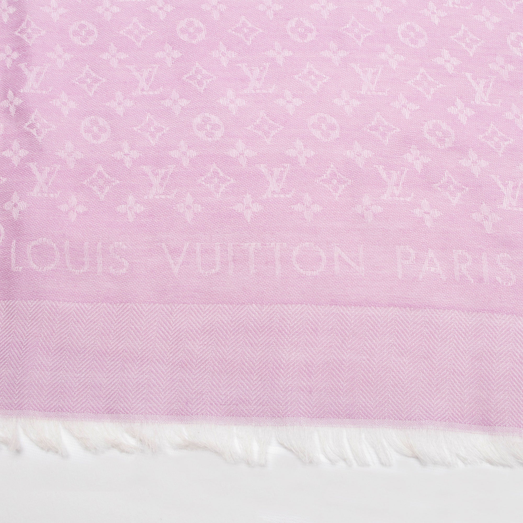 Louis Vuitton Silk Wool Monogram Peitt Louis Shawl (SHF-oVItIP)