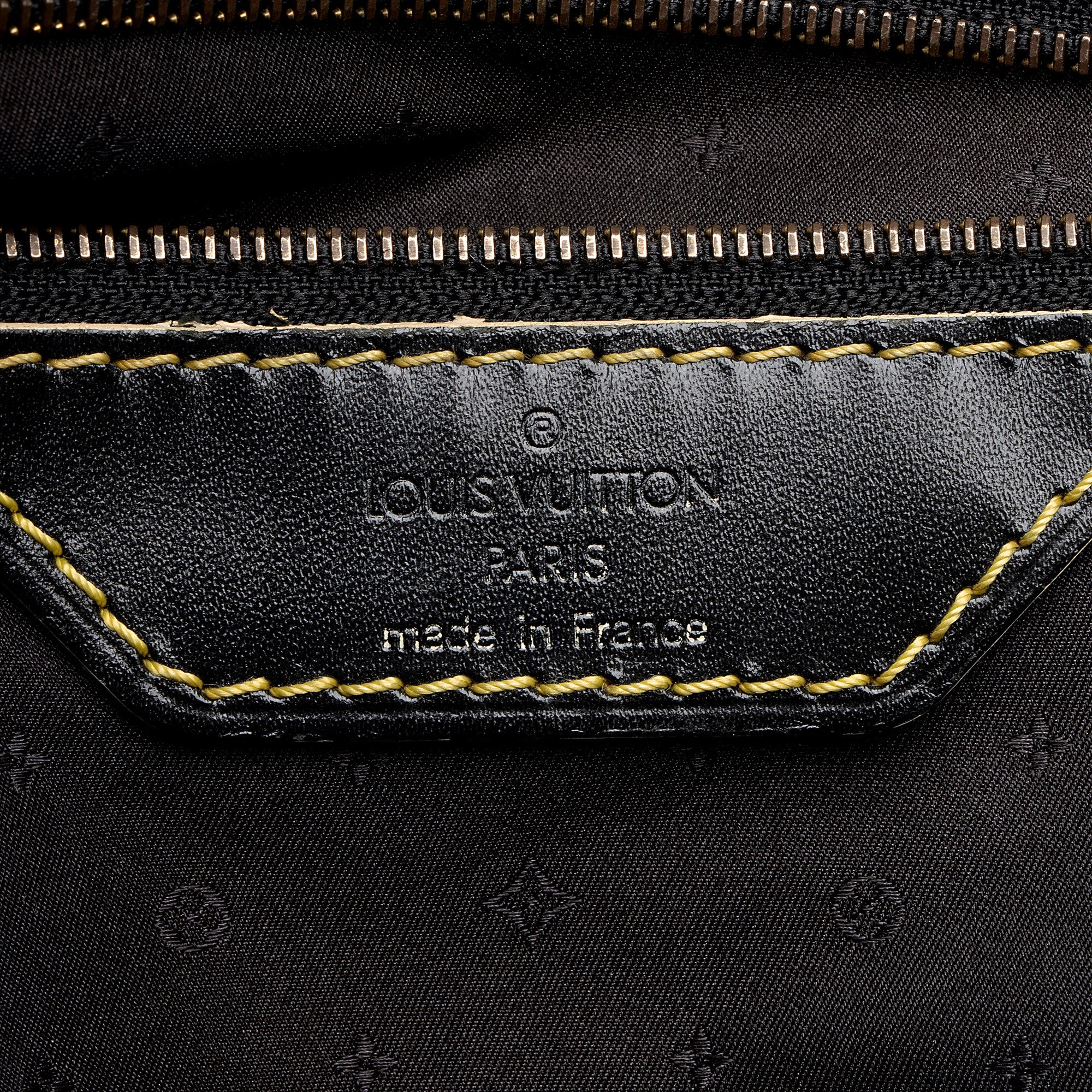Louis Vuitton Suhali Lockit MM Satchel (SHF-VxGGO7)