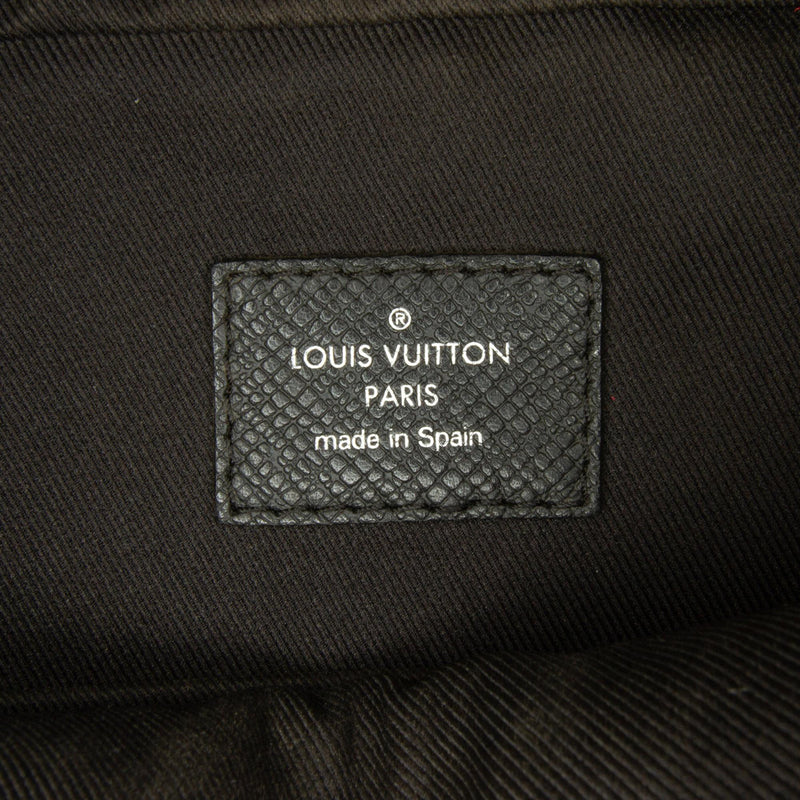 Louis Vuitton Taiga Alex Messenger BB (SHG-2t8gAJ)