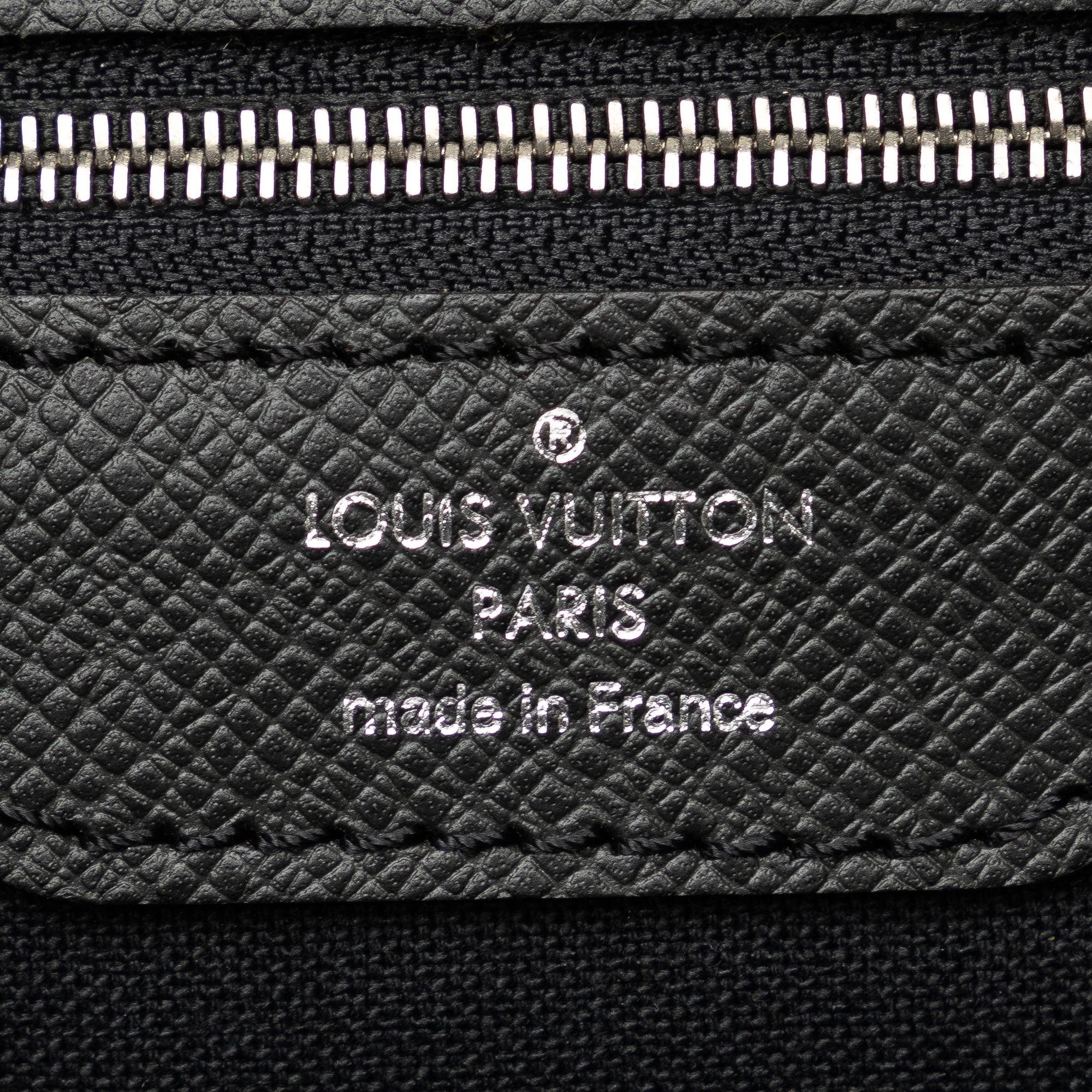 Louis Vuitton Taiga Alexander Briefcase (SHG-wpNlxM)