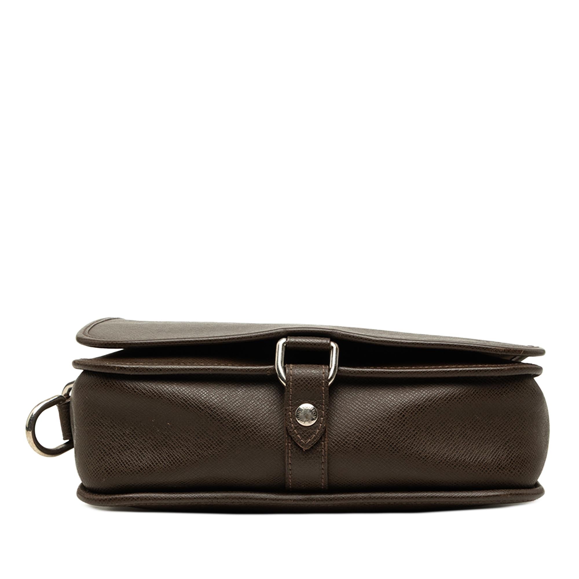 Louis Vuitton Taiga Andrei
